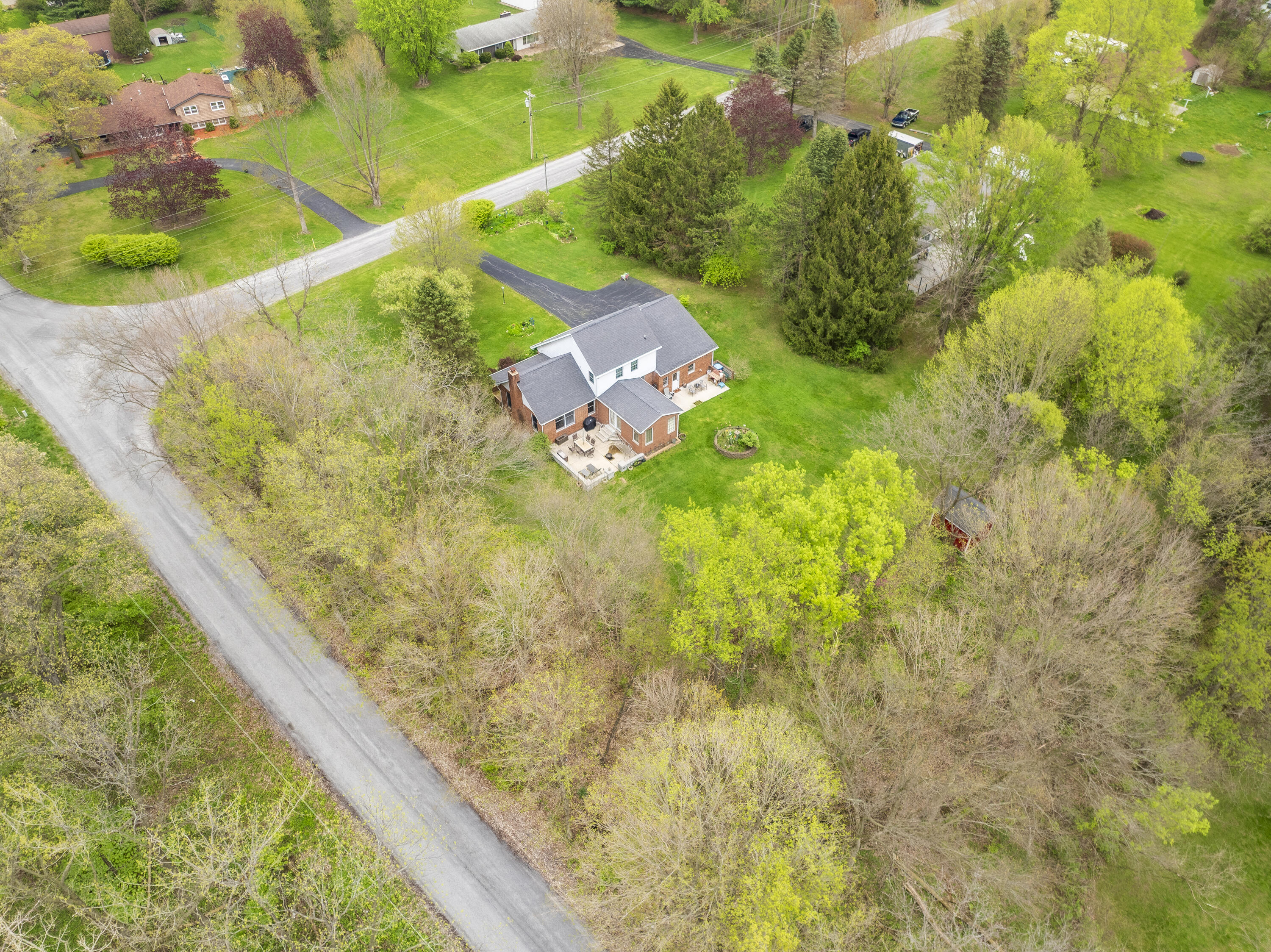 328 East Tratebas Road Valparaiso, IN 46383 - Photo 35 of 48 3000x2247