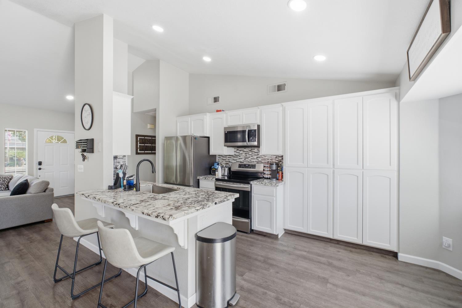 351 West Stanley Avenue Reedley, CA 93654 - Photo 15 of 42 Gallery Image 15