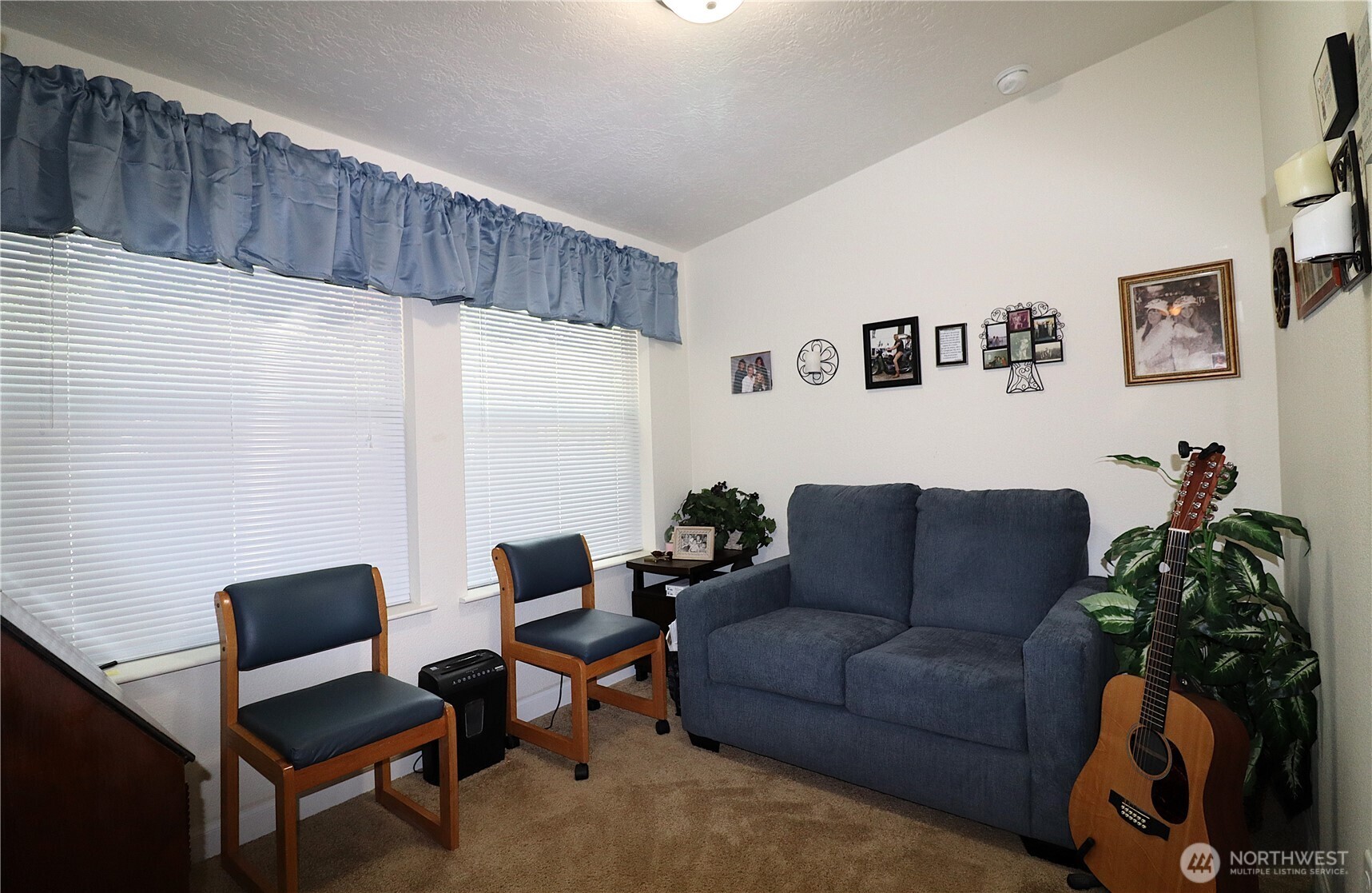 1111 Archwood Drive Southwest, Unit 285 Olympia, WA 98502 - Photo 11 of 17 a living room with furniture