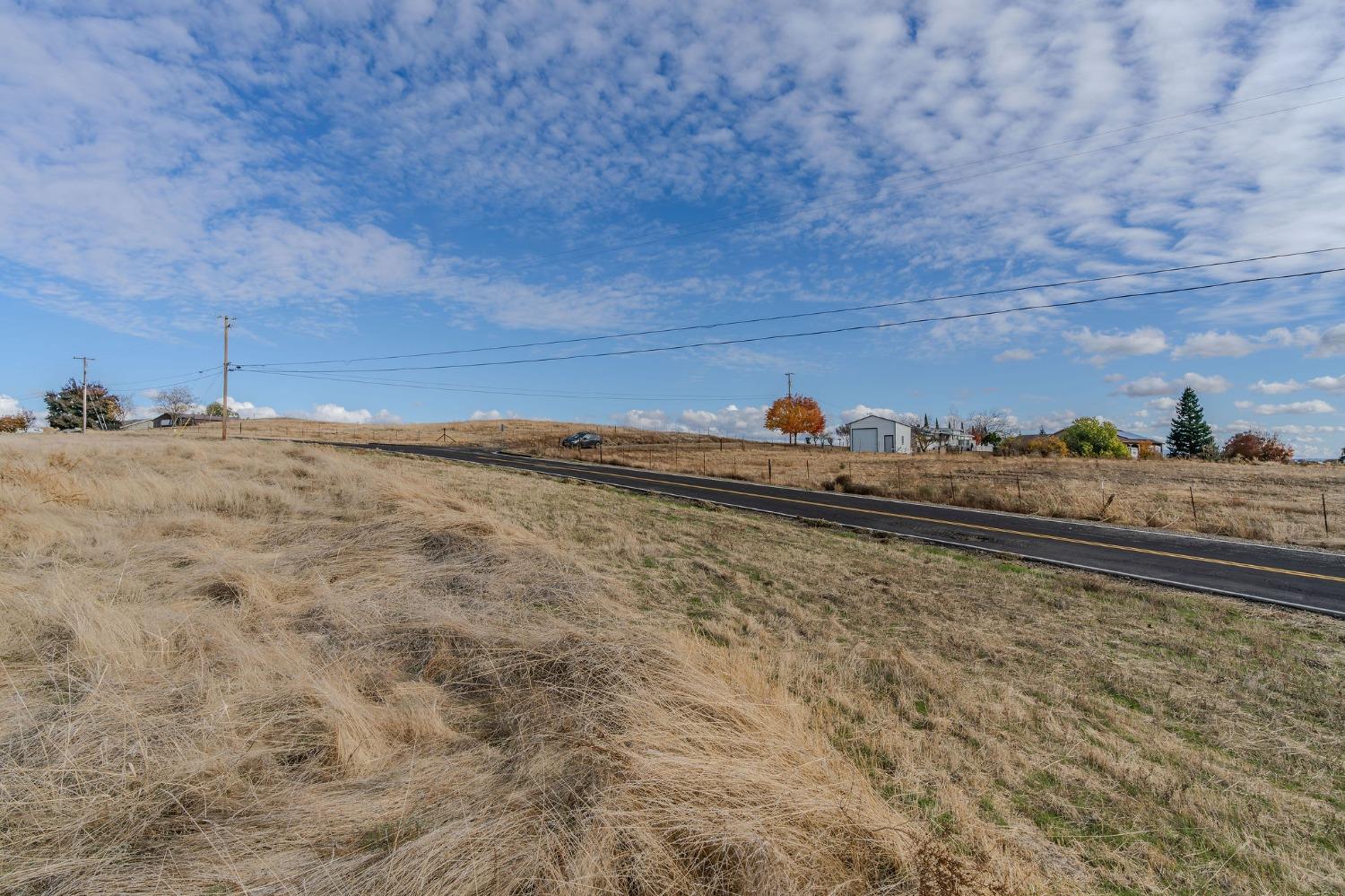 1995 Fox Court Ione, CA 95640 - Photo 23 of 42 a view of a yard with wooden fence