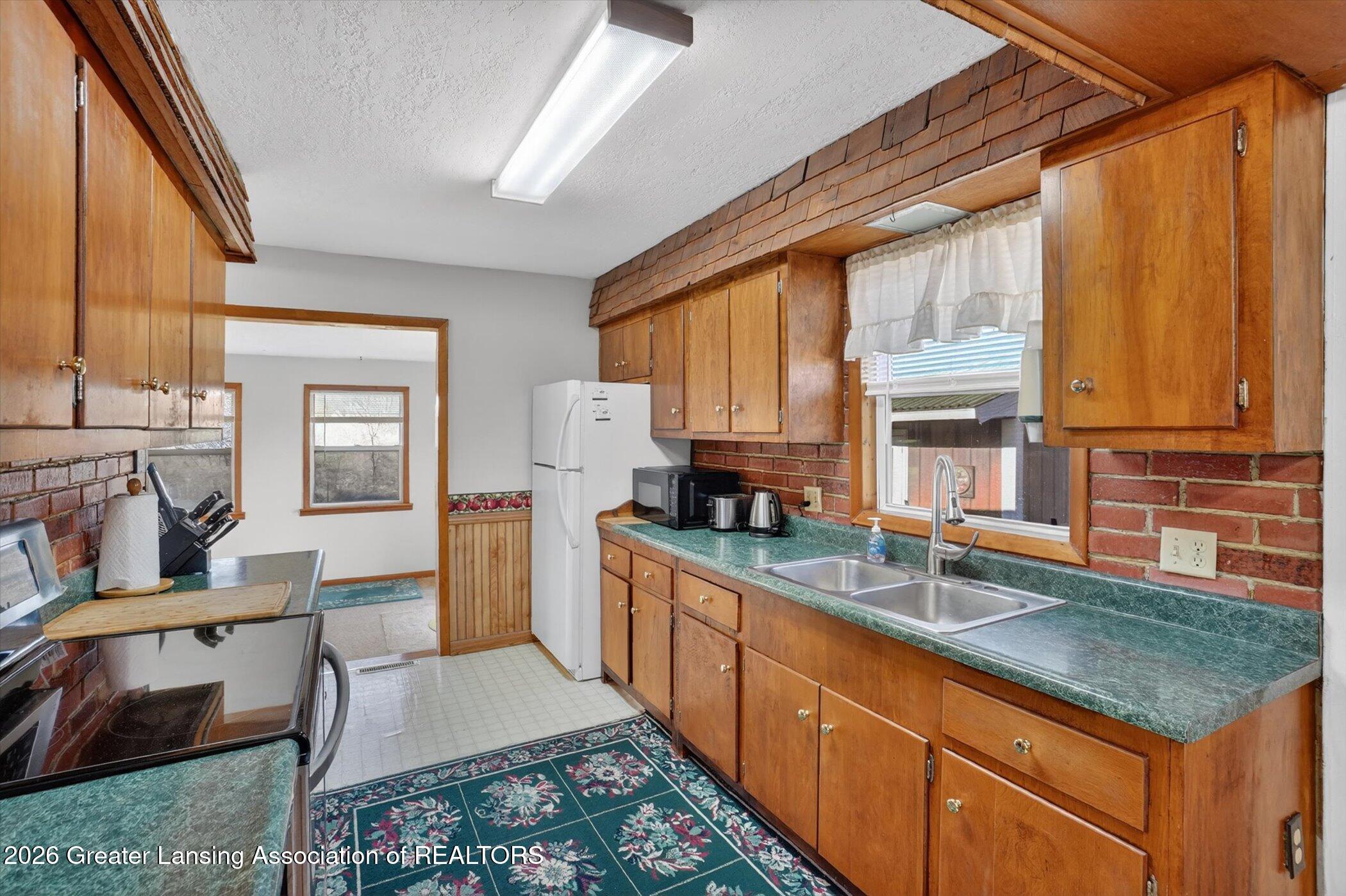 8410 Coleman Road Haslett, MI 48840 - Photo 8 of 63 18-8410-Coleman-Rd-Haslett-MI-48840-Wind
