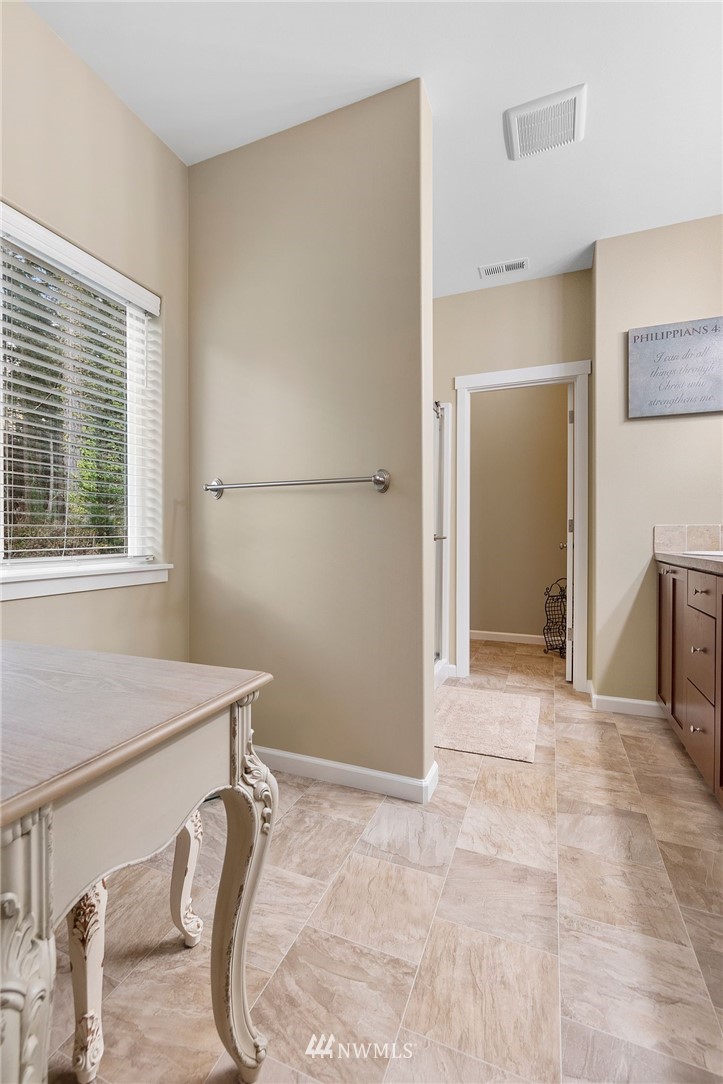 4314 Meridian Road Northeast Lacey, WA 98516 - Photo 14 of 26 Gallery Image 14