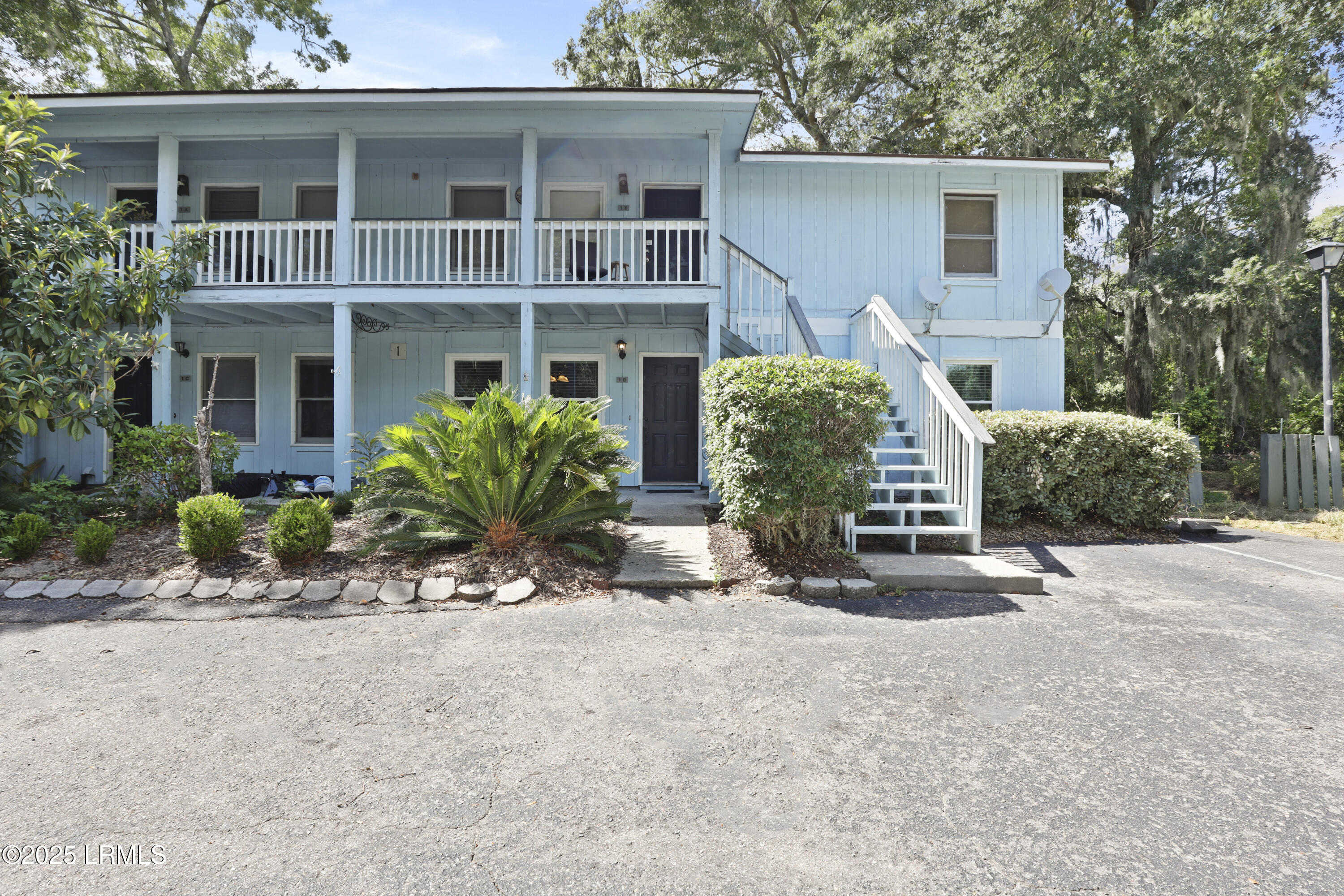 25 Sams Point Road, Unit D1 Beaufort, SC 29907 - Photo 1 of 47 Front exterior view