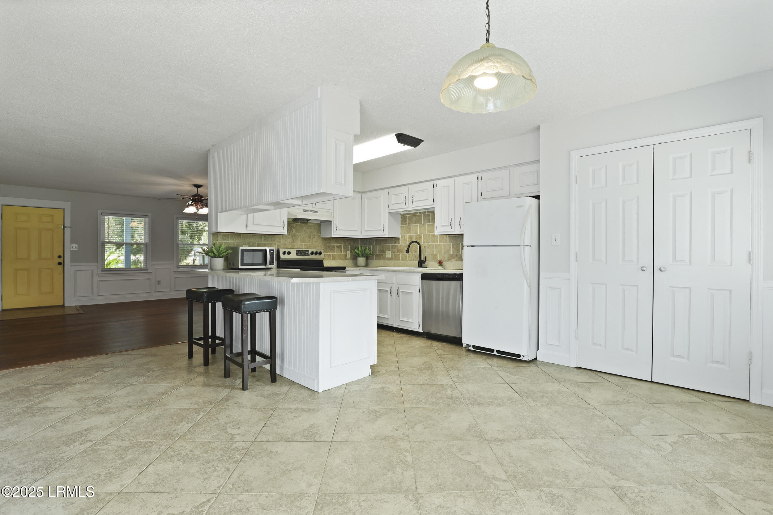 25 Sams Point Road, Unit D1 Beaufort, SC 29907 - Photo 19 of 47 19_1x2a1915