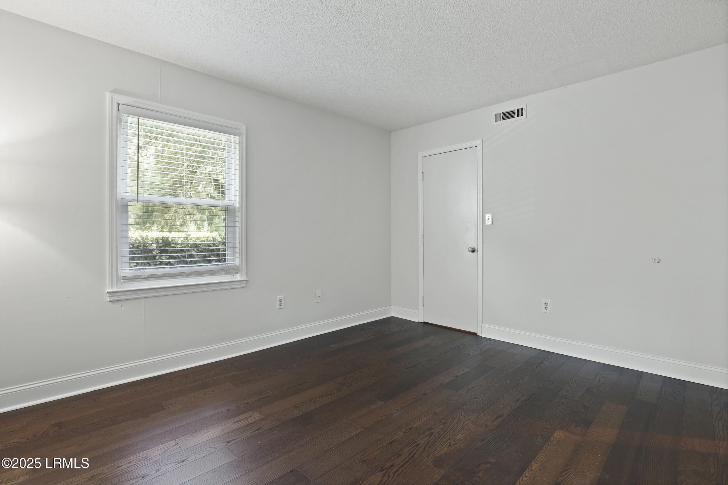 25 Sams Point Road, Unit D1 Beaufort, SC 29907 - Photo 35 of 47 35_1x2a2000