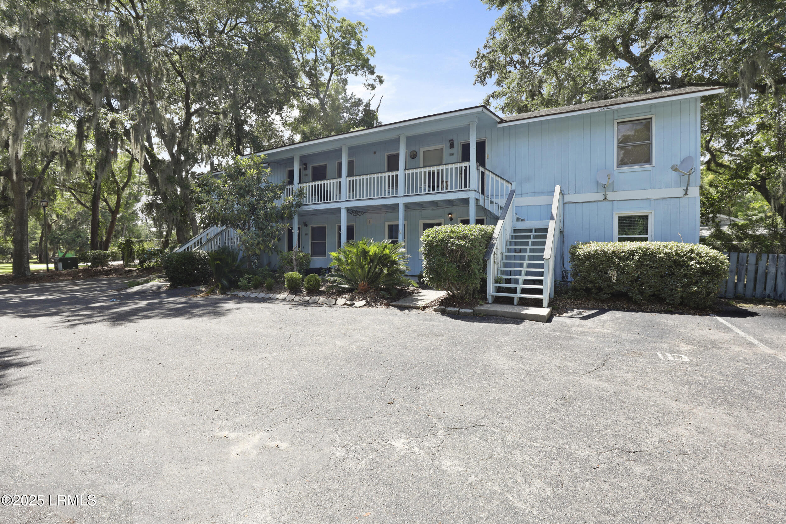 25 Sams Point Road, Unit D1 Beaufort, SC 29907 - Photo 4 of 47 4_1x2a1865