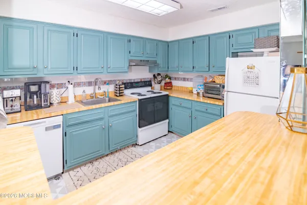 $242,500 | 48 Northrup Drive, Unit 196, Brick, NJ 08724