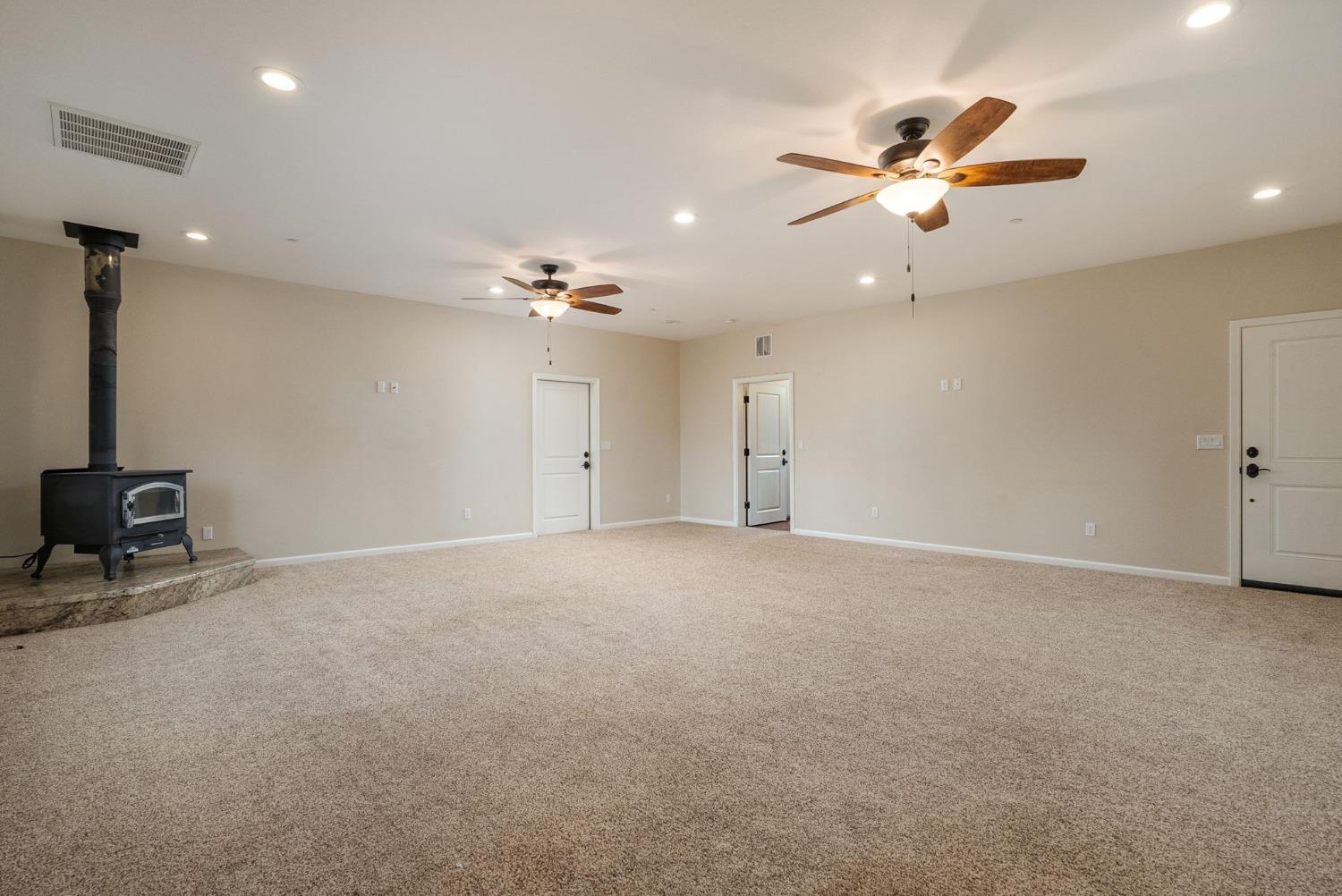 9080 El Dorado Trail Mountain Ranch, CA 95246 - Photo 33 of 44 a view of an empty room