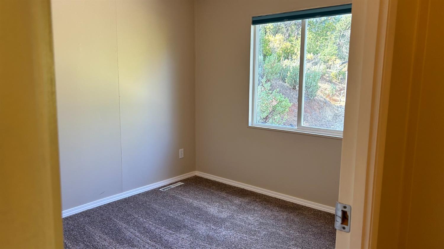 9080 El Dorado Trail Mountain Ranch, CA 95246 - Photo 41 of 44 a view of empty room with window