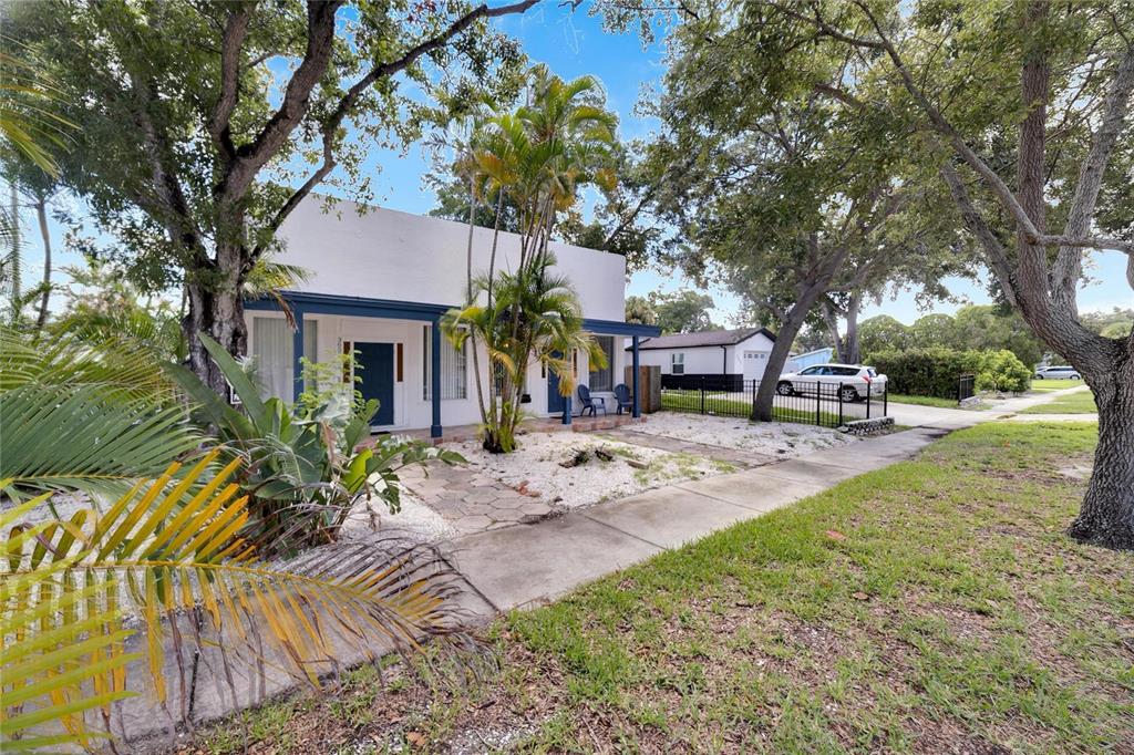 3651 Haines Road North St. Petersburg, FL 33704 - Photo 2 of 53