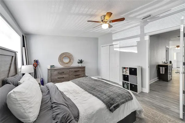 a view of a car in front of house