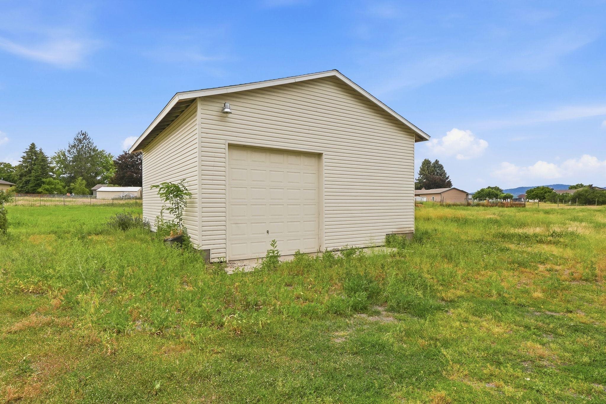 414 South Henry Road Greenacres, WA 99016 - Photo 40 of 49