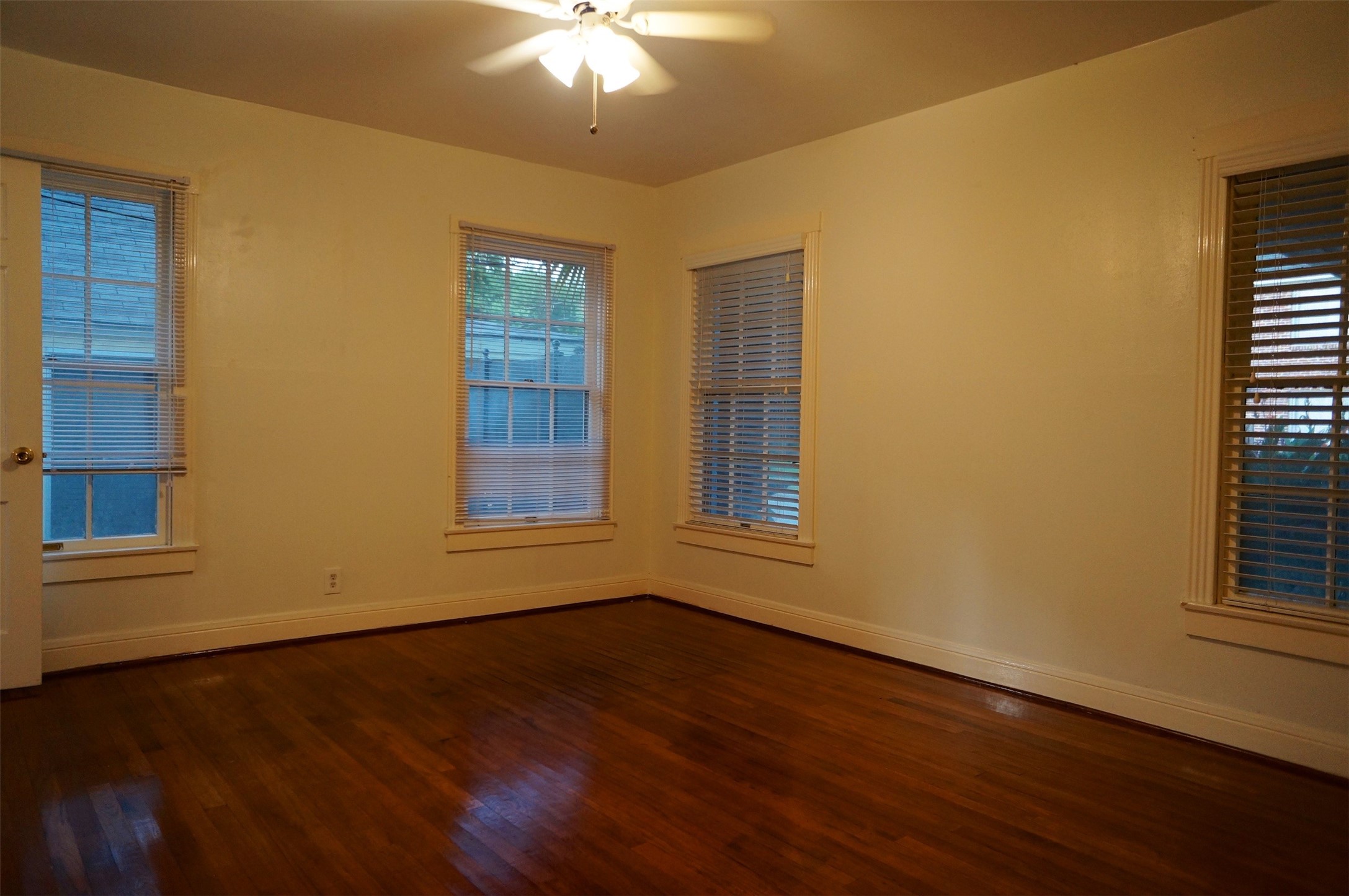 2404 Nottingham Street Houston, TX 77005 - Photo 8 of 12