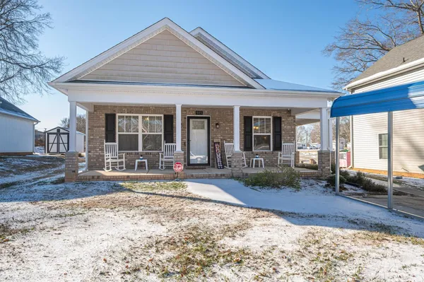 $269,000 | 505 East Cloninger Street, Dallas, NC 28034