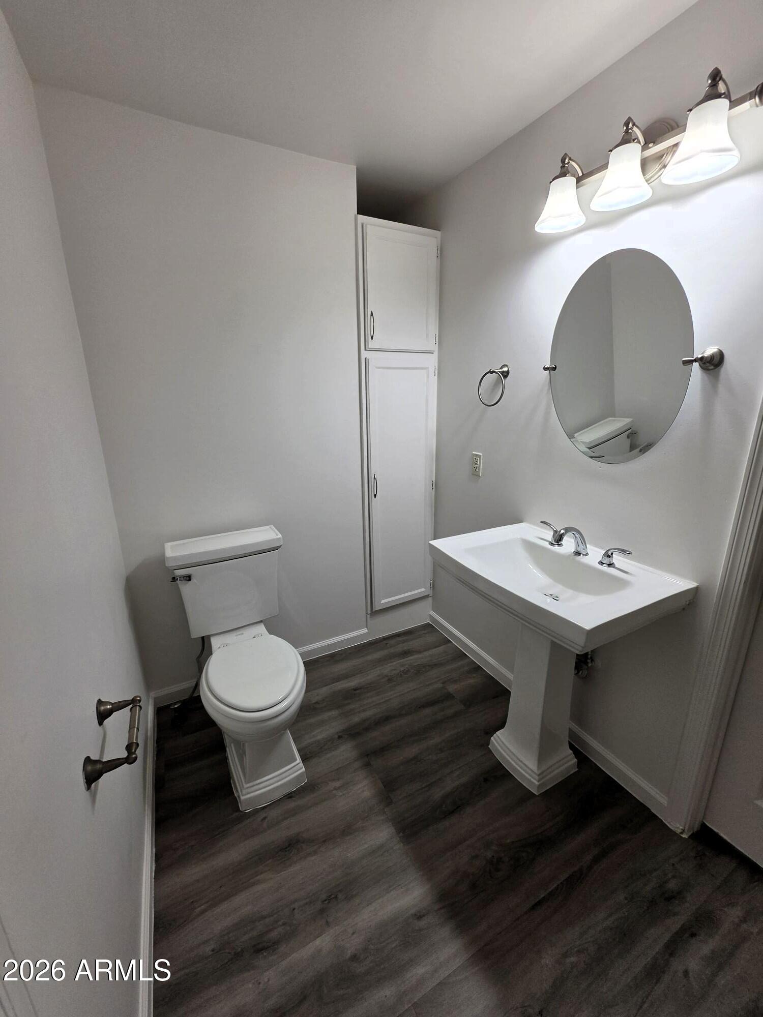 4642 North 10th Street Phoenix, AZ 85014 - Photo 11 of 25 Bathroom