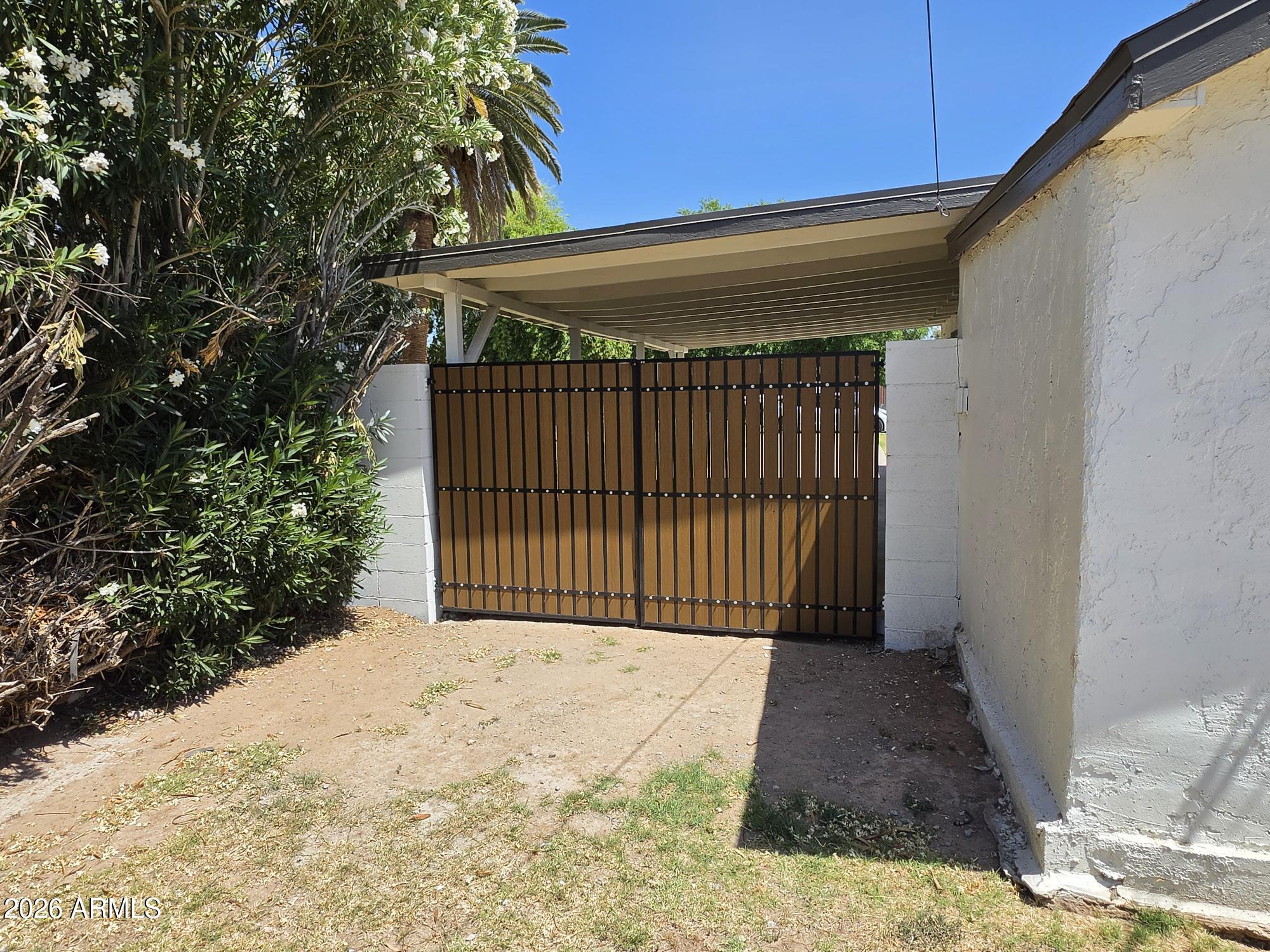 4642 North 10th Street Phoenix, AZ 85014 - Photo 19 of 25 RV gate