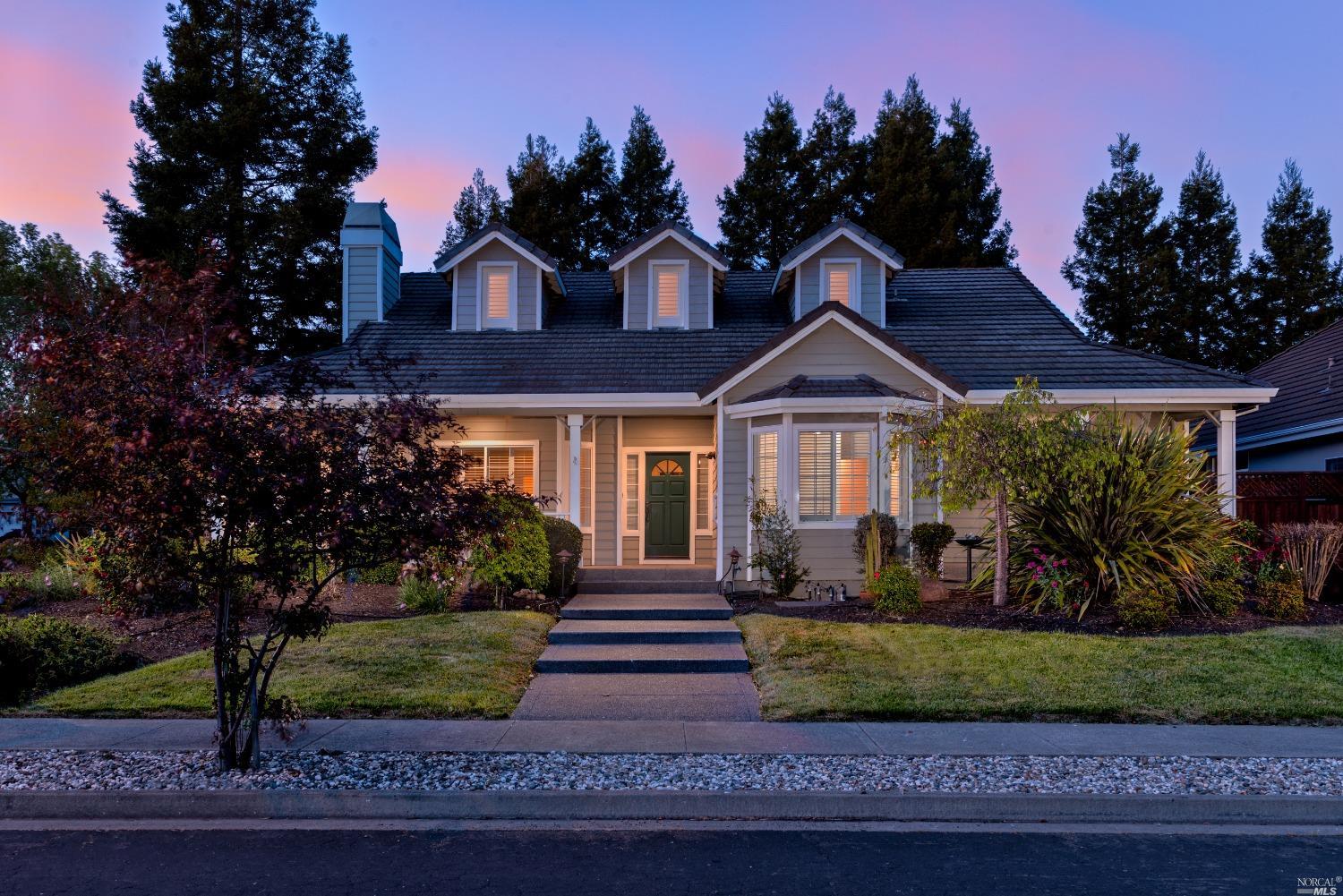 301 Circle, Petaluma, CA 94954 Compass