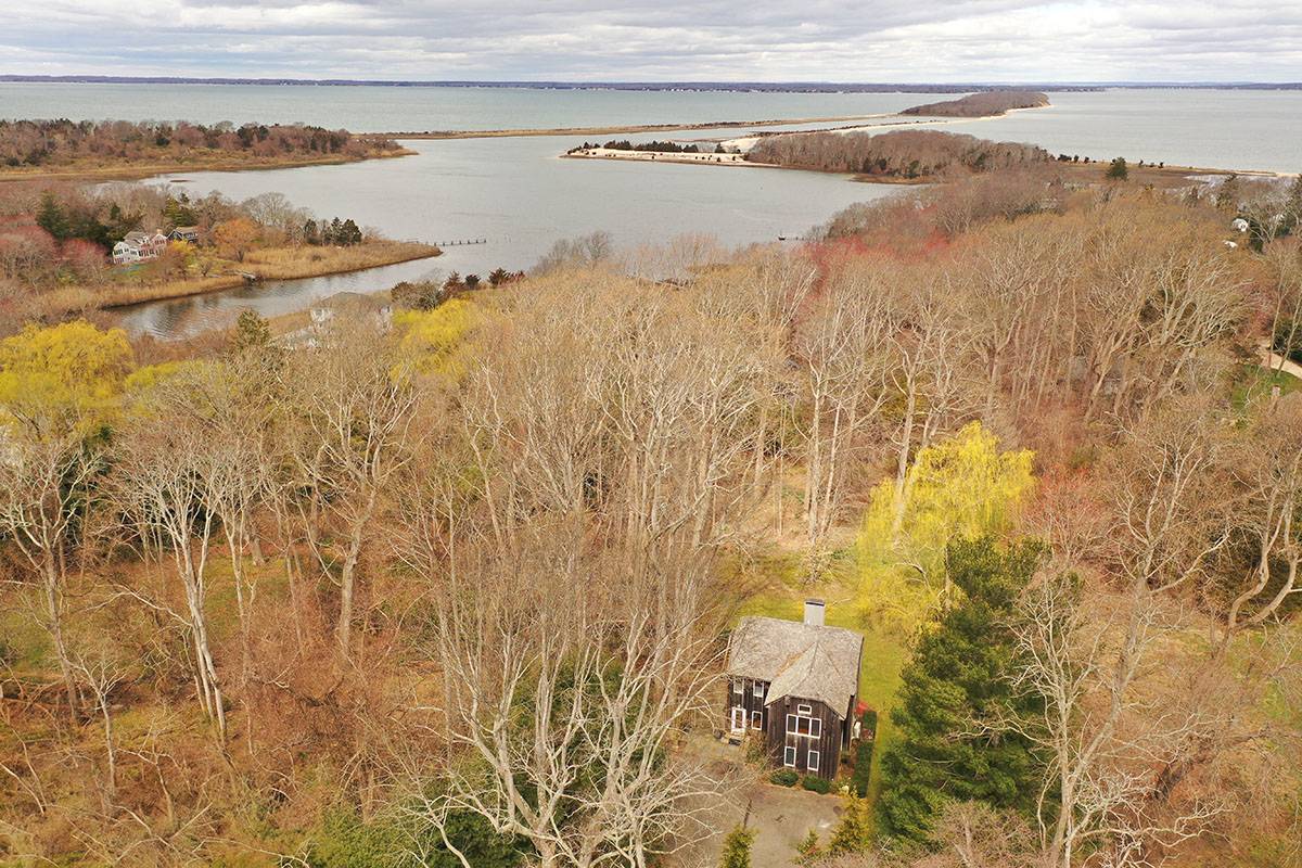 2855 Noyack Road Sag Harbor, NY 11963 - Photo 2 of 13