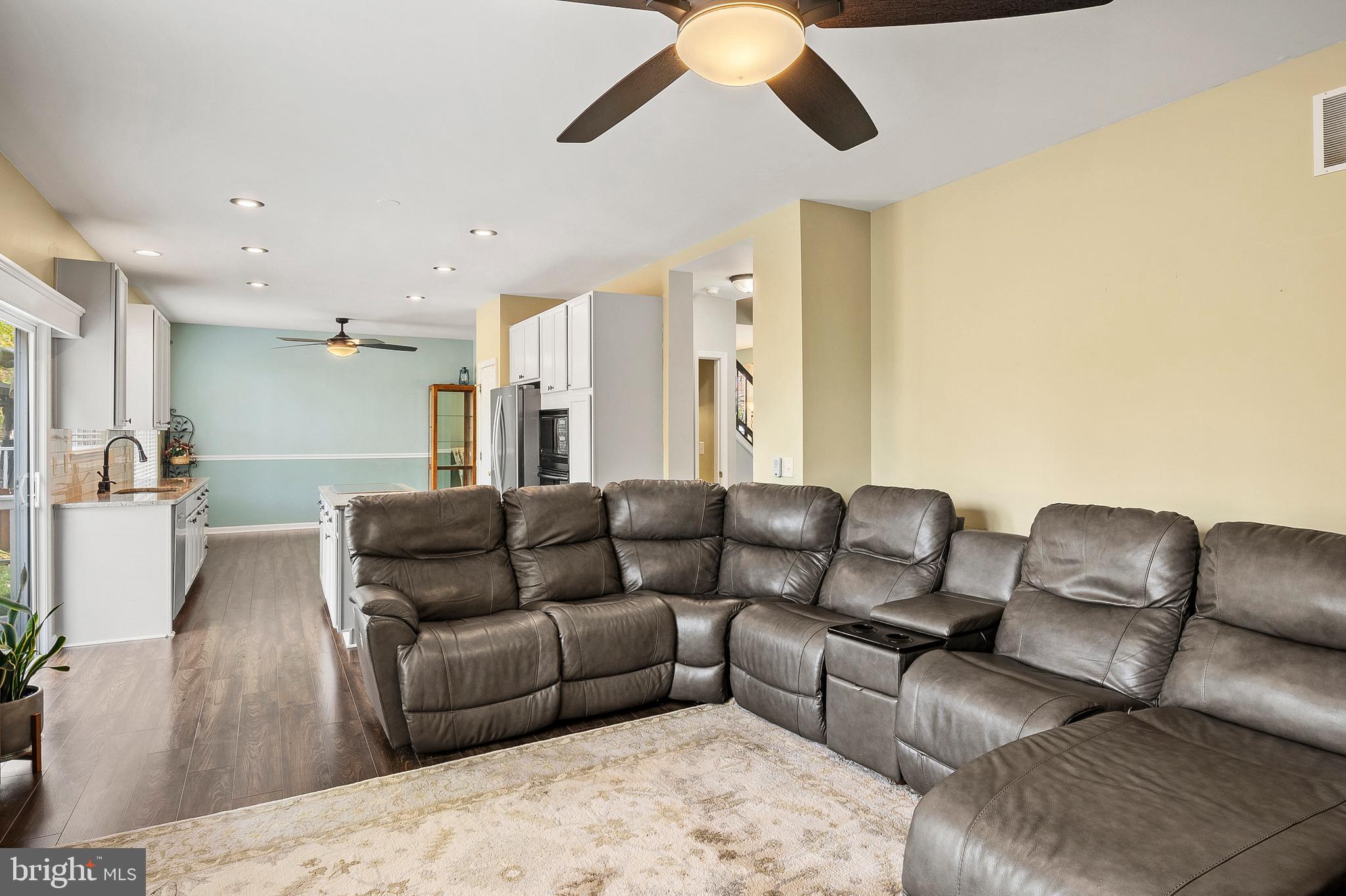 716 Wagner Farm Road Millersville, MD 21108 - Photo 18 of 45 a living room with furniture
