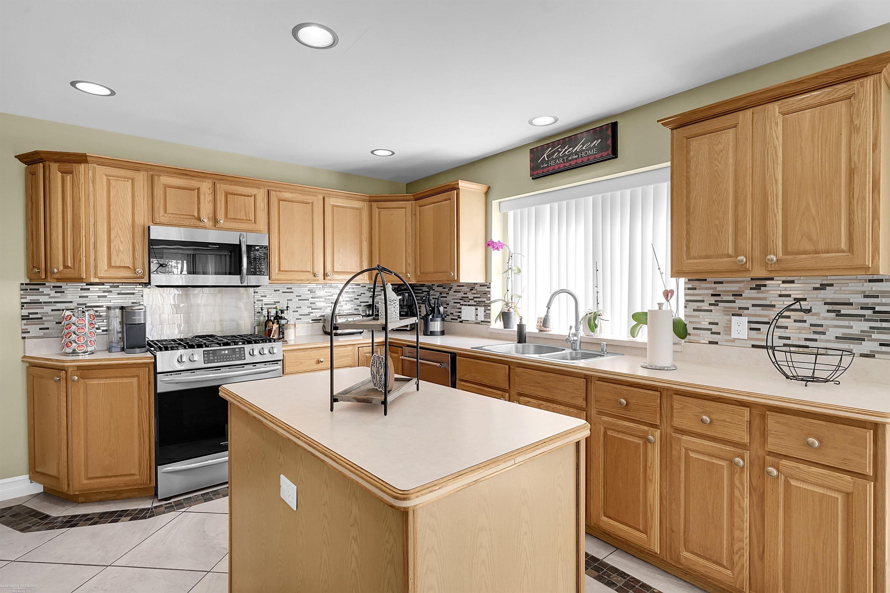 51385 Baker Road New Baltimore, MI 48047 - Photo 22 of 41 50205934-32CCF617-30F6-4C0E-B48D-D9187283AD97.JPG