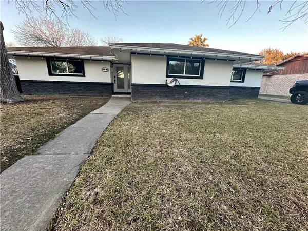 $299,500 | 217 Pecos Drive, Portland, TX 78374