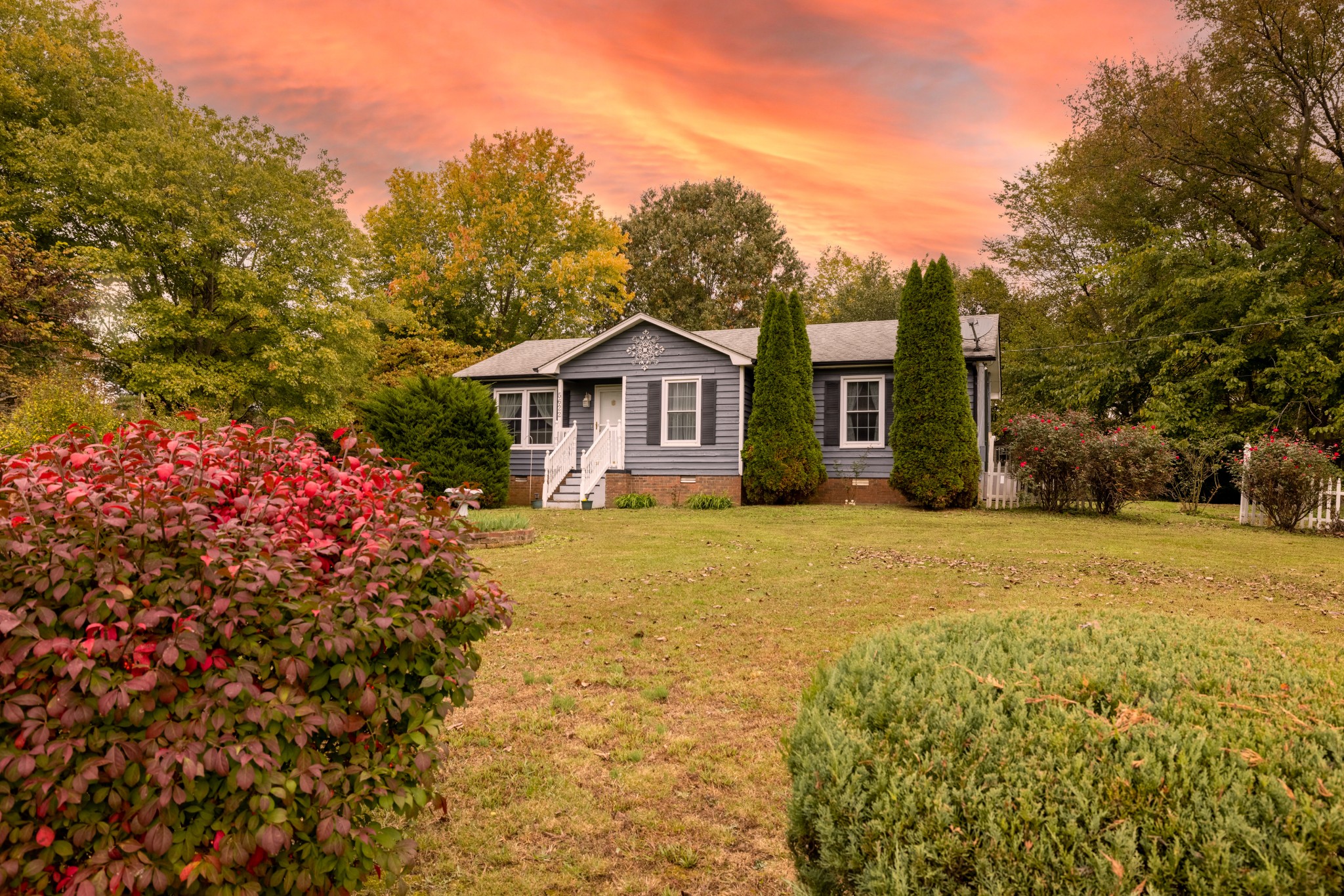 5622 Hopewell Road Springfield, TN 37172 - Photo 1 of 23 a front view of a house with a garden