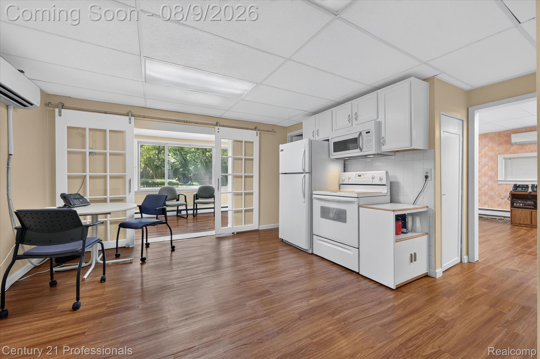 3425 McClure Road Troy, MI 48084 - Photo 26 of 34 Multi-use suite kitchen areas