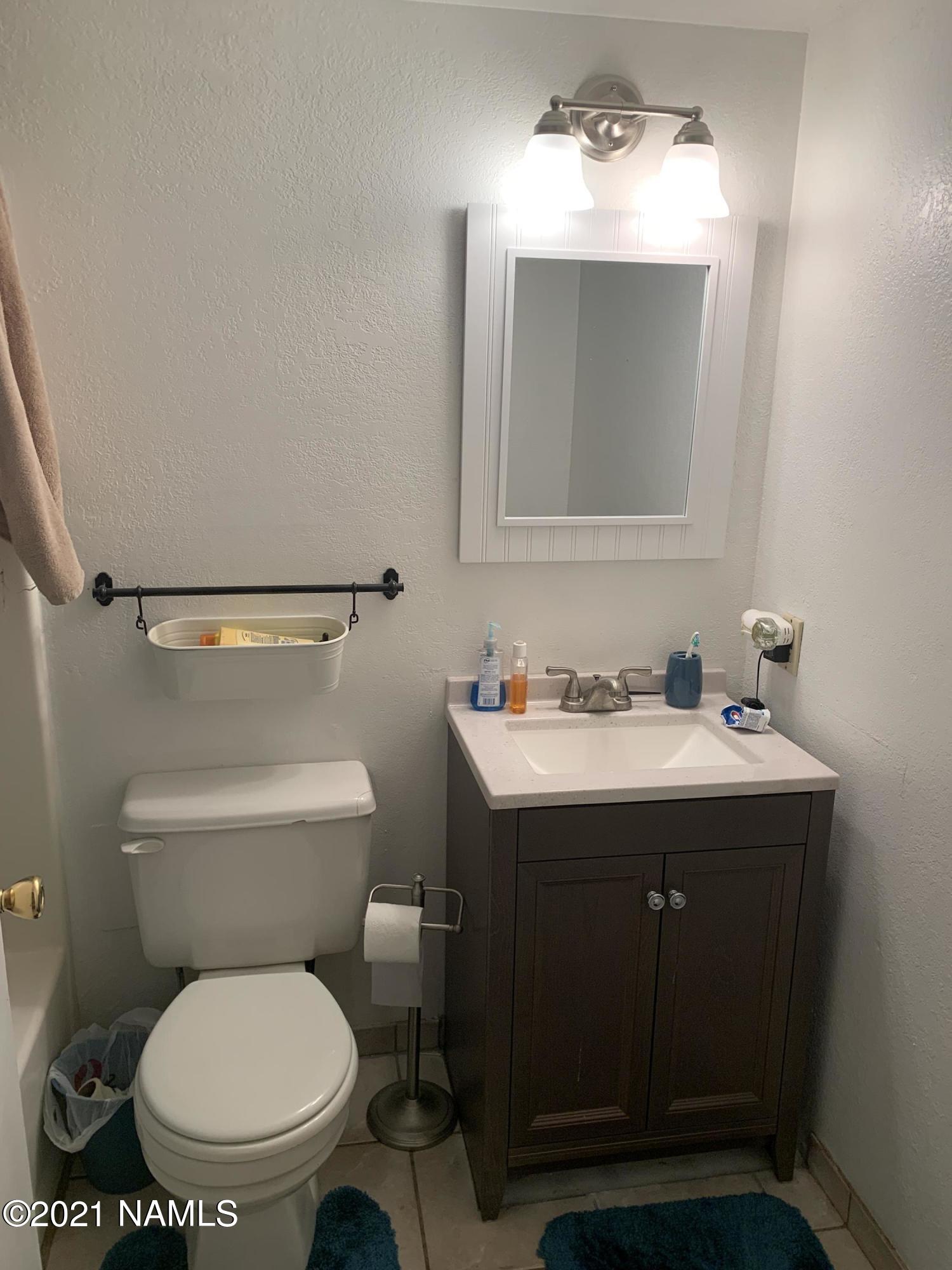 1200 South Riordan Ranch Street, Unit 103 Flagstaff, AZ 86001 - Photo 5 of 5 Bathroom