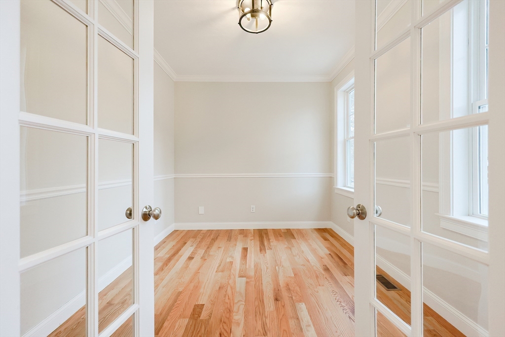 22 Holly Road Walpole, MA 02081 - Photo 8 of 15 Gallery Image 8