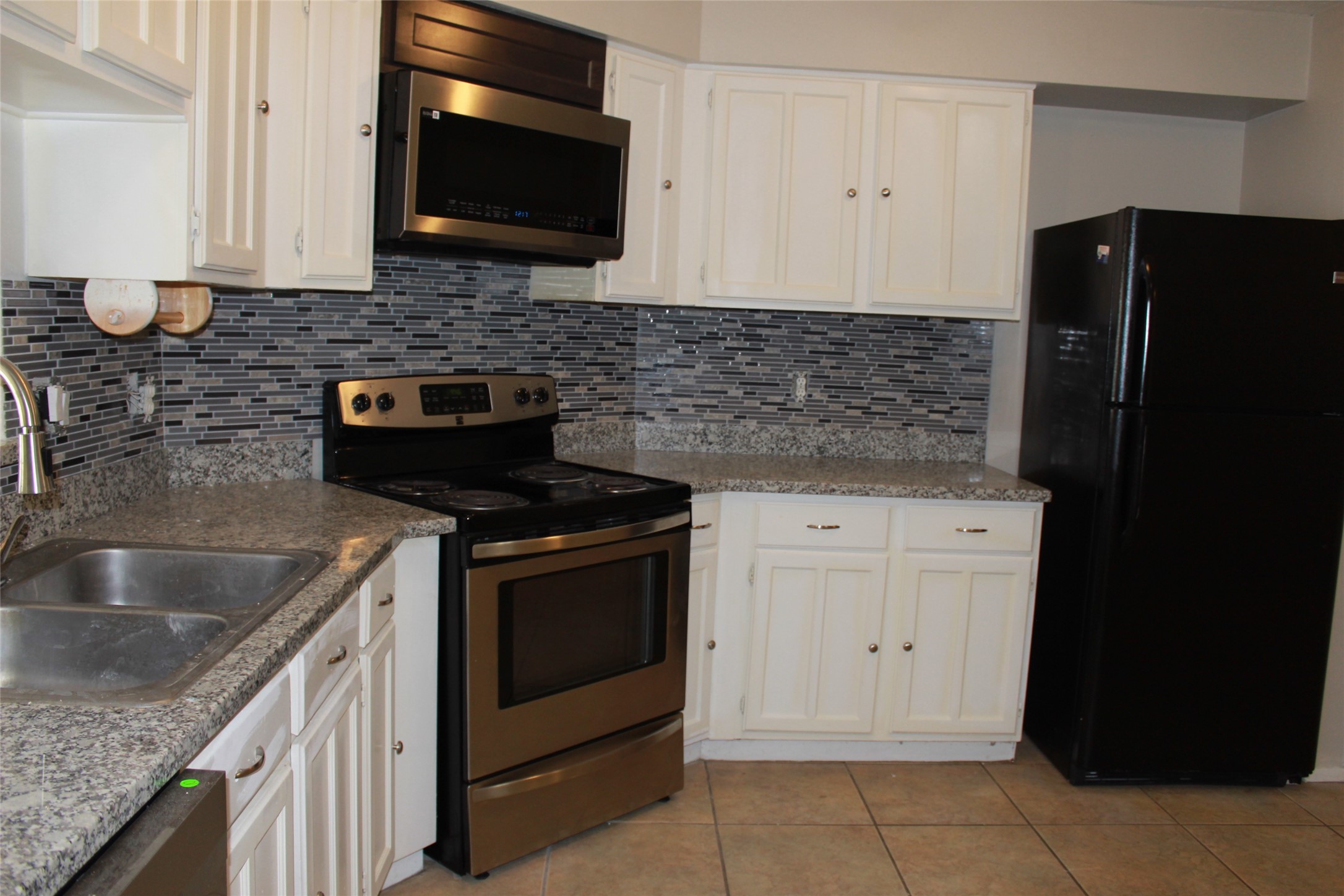 4406 Lost Lake Lane Spring, TX 77388 - Photo 14 of 36