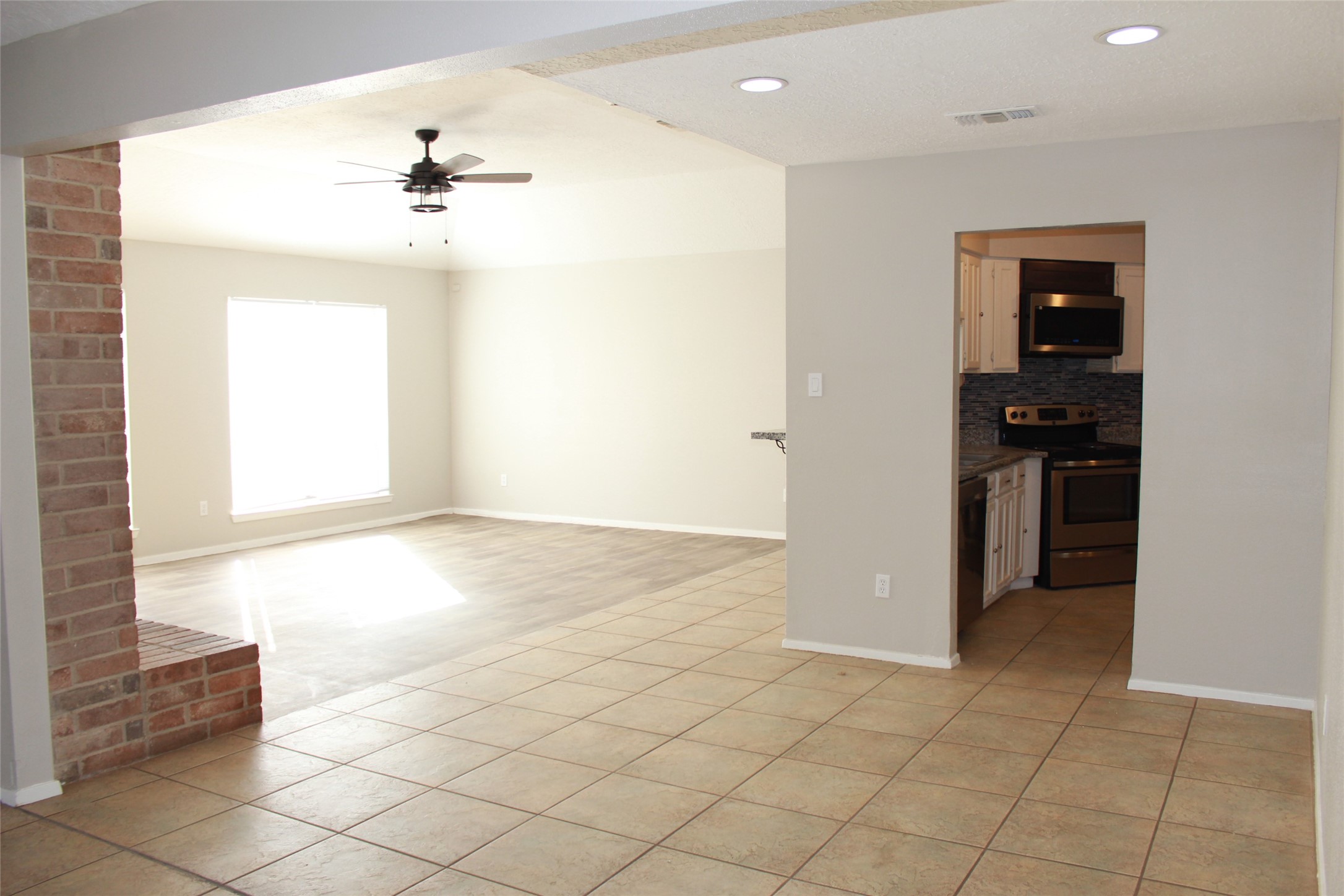 4406 Lost Lake Lane Spring, TX 77388 - Photo 10 of 36