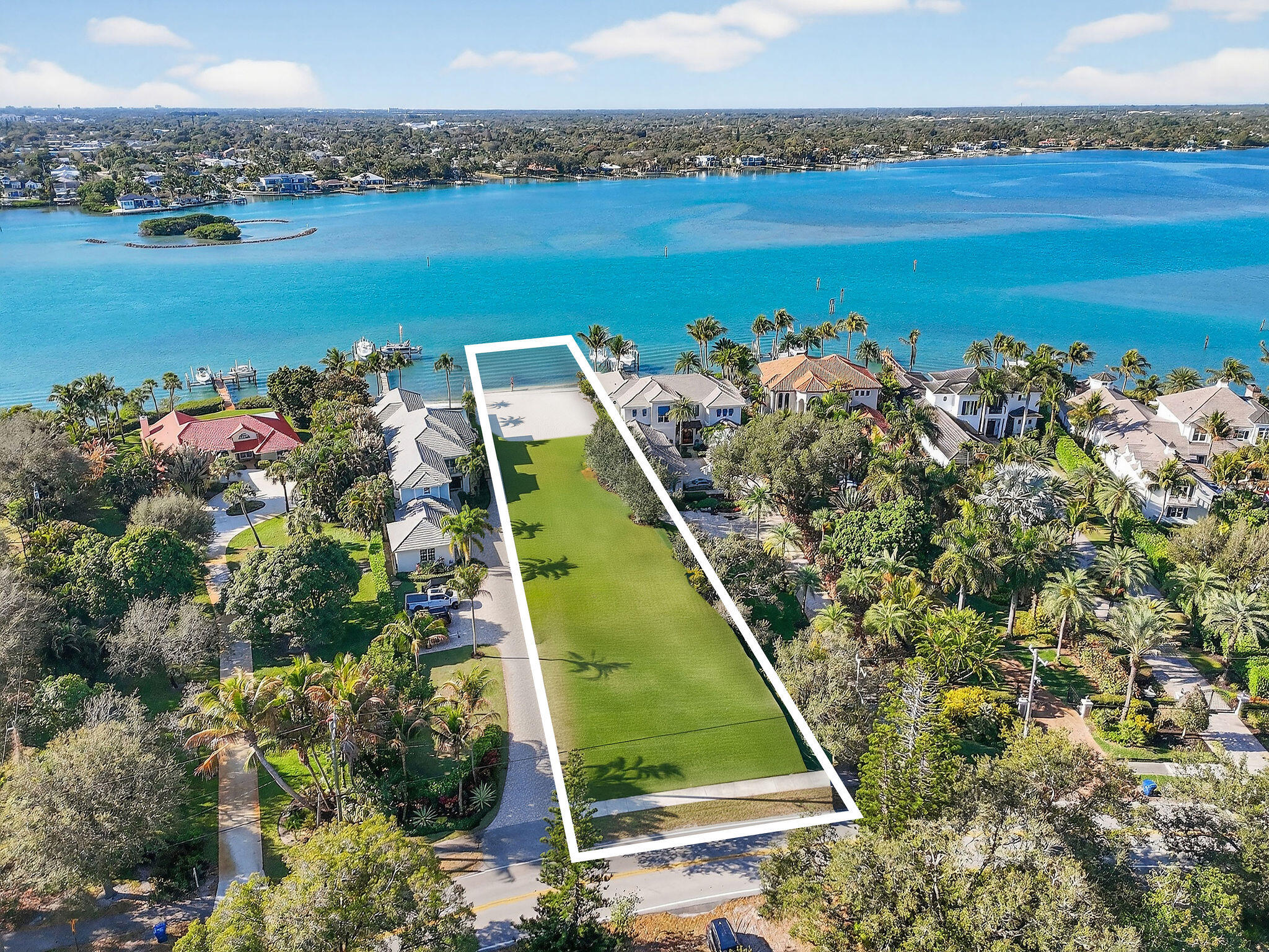 114 West Riverside Drive Jupiter, FL 33469 - Photo 15 of 35 114WRiversideDrAerials(21)EDIT01