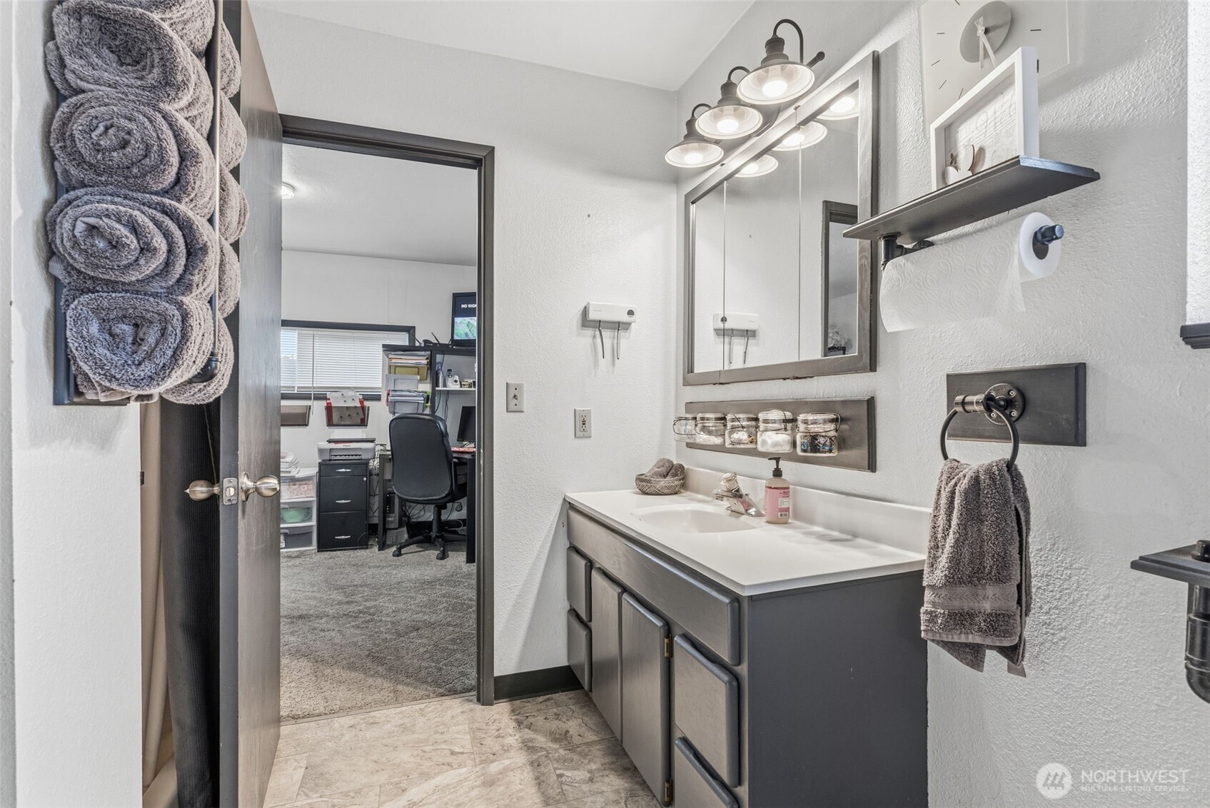 441 4th Avenue Southwest Castle Rock, WA 98611 - Photo 12 of 34