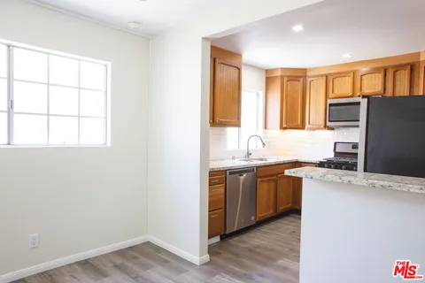 $450,000 | 14018 Vanowen Street, Unit 7, Van Nuys, CA 91405