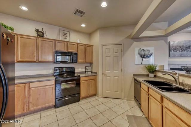 $4,900 | 11500 East Cochise Drive, Unit 2033, Scottsdale, AZ 85259