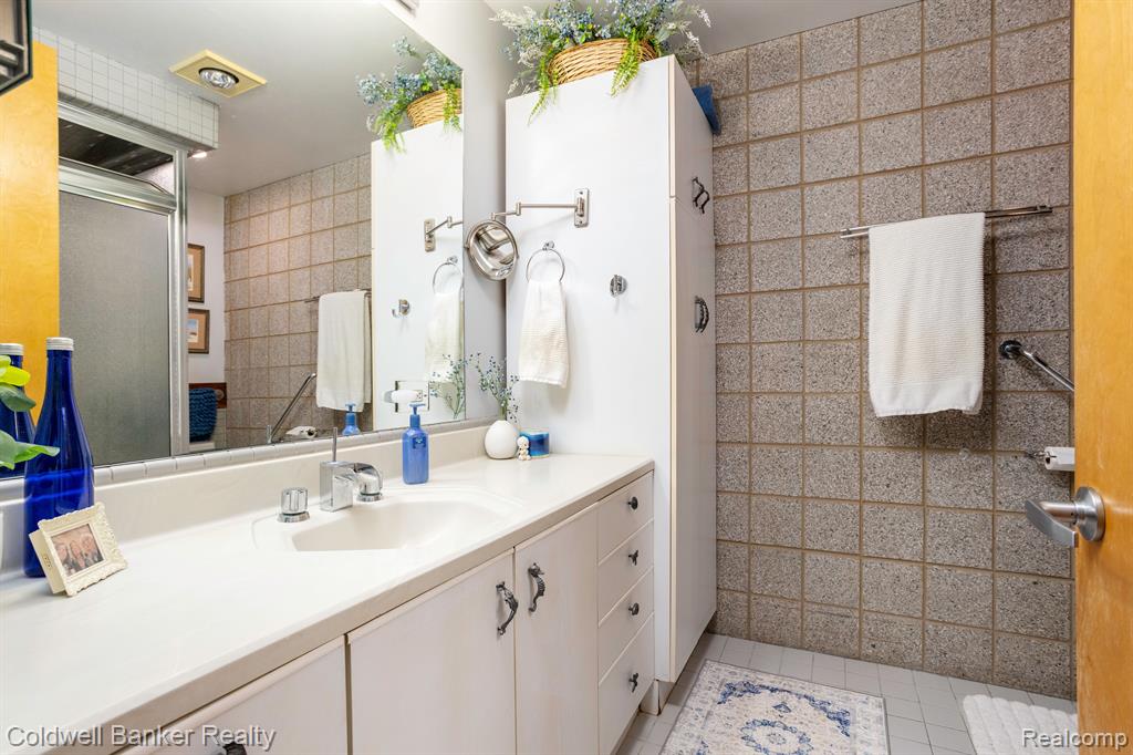 7445 Valley Forge Drive Brighton, MI 48116 - Photo 25 of 46