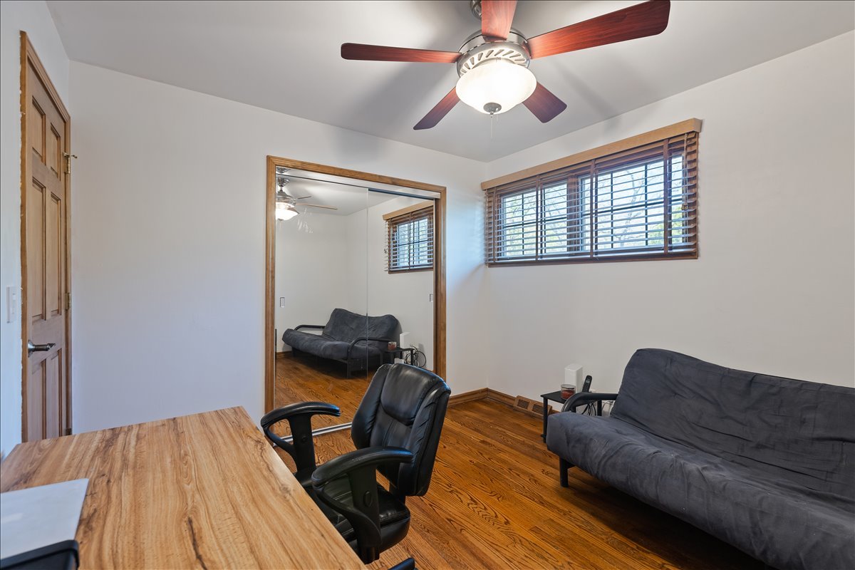 33 Half Day Road Lincolnshire, IL 60069 - Photo 20 of 38 a living room with furniture and a window