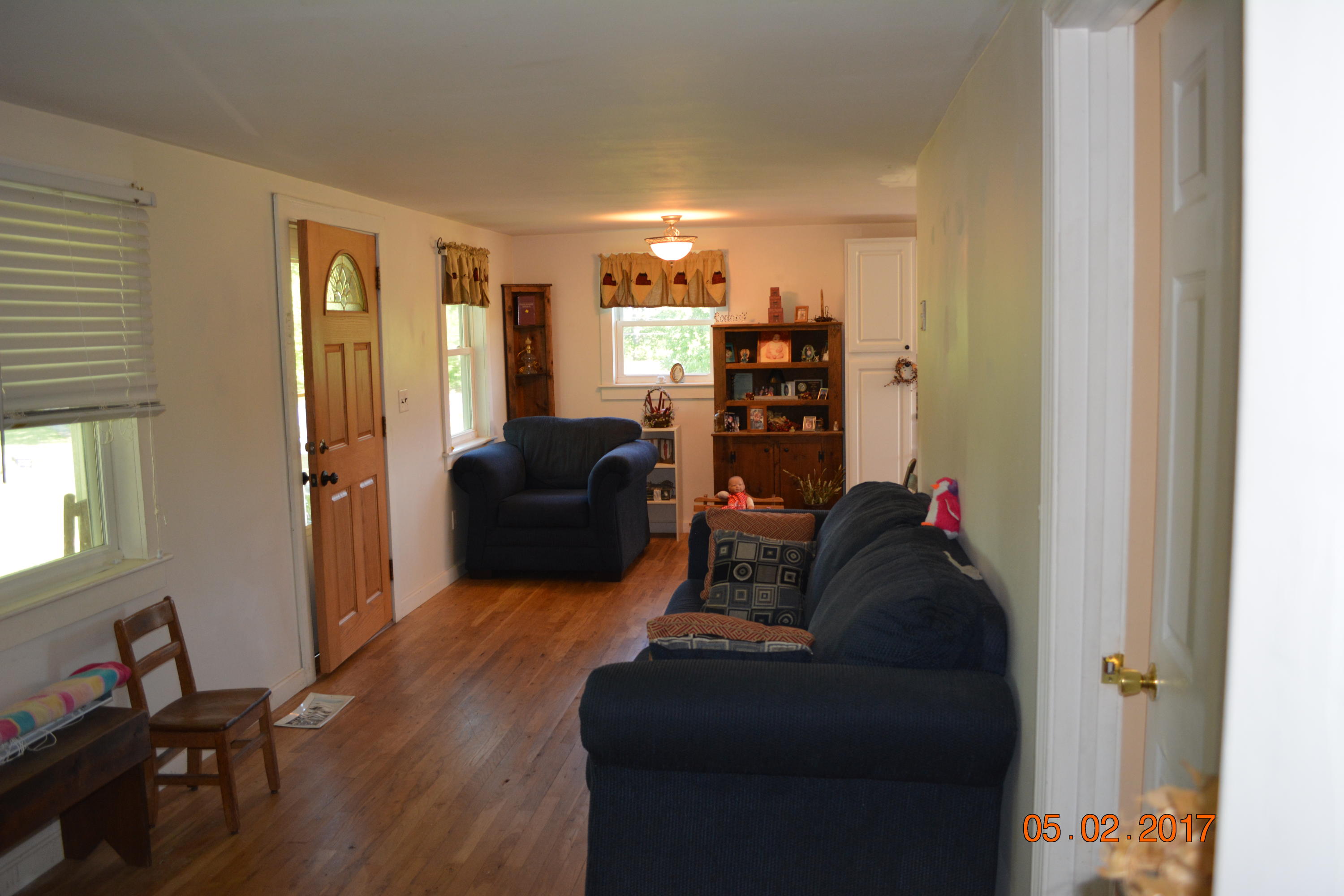 3174 Quarles Road Thaxton, VA 24174 - Photo 6 of 17 Living room
