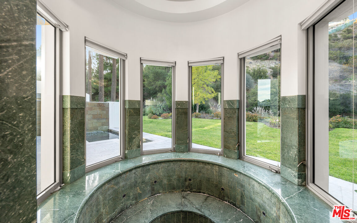 72 Beverly Park Beverly Hills, CA 90210 - Photo 26 of 38