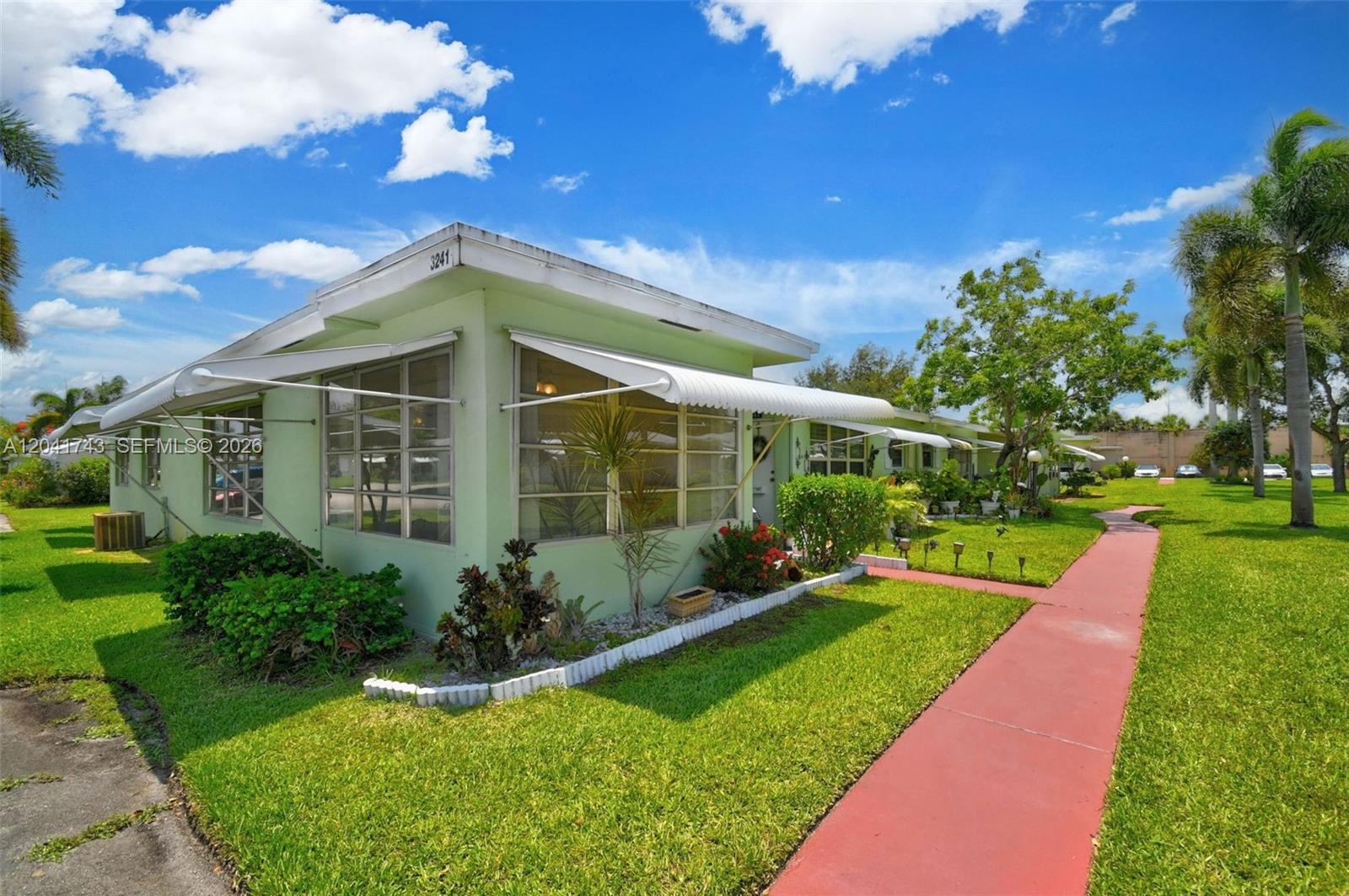 3241 Ridge Hill Road Boynton Beach, FL 33435 - Photo 3 of 46