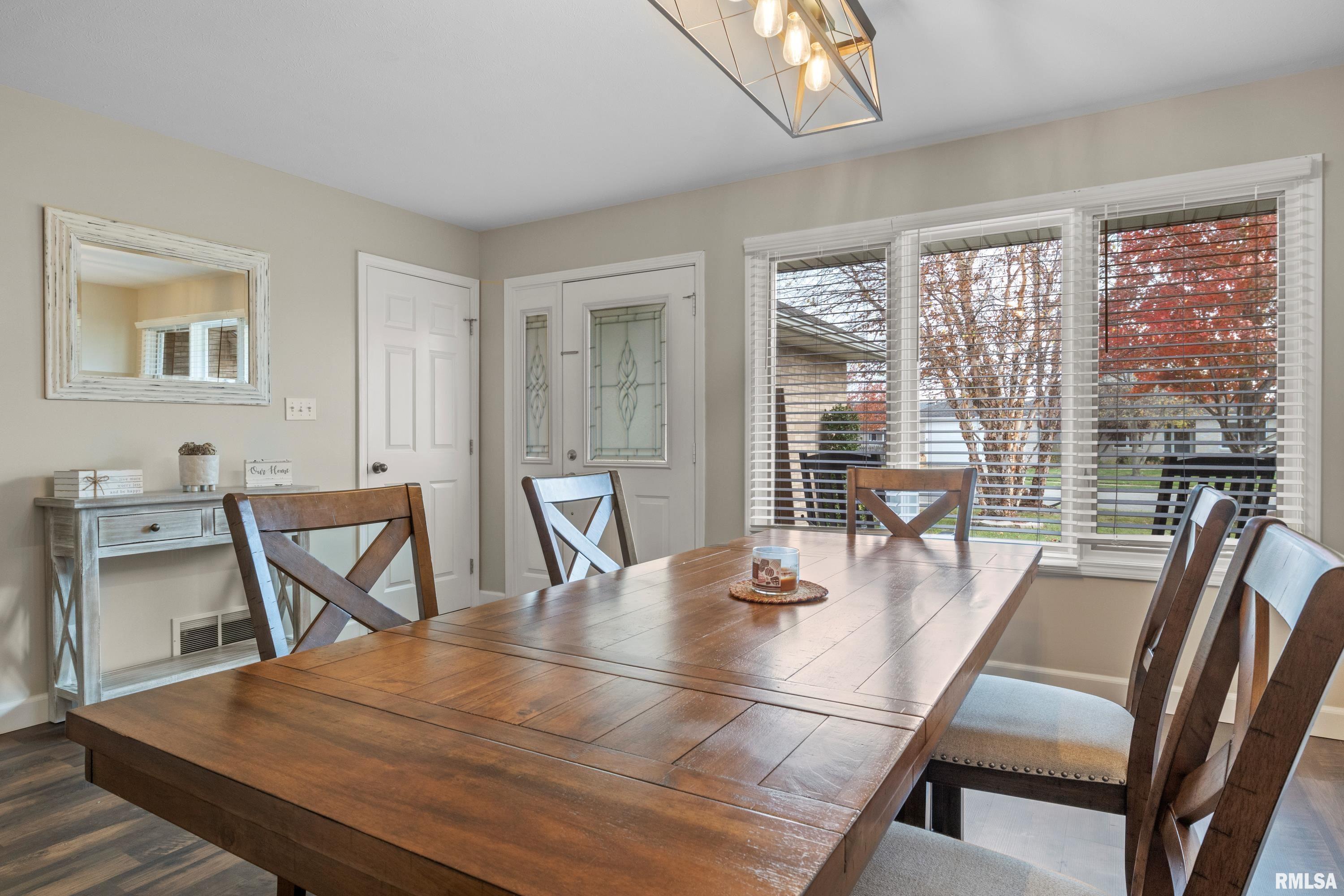 2821 Dryden Drive Springfield, IL 62711 - Photo 9 of 36 Gallery Image 9
