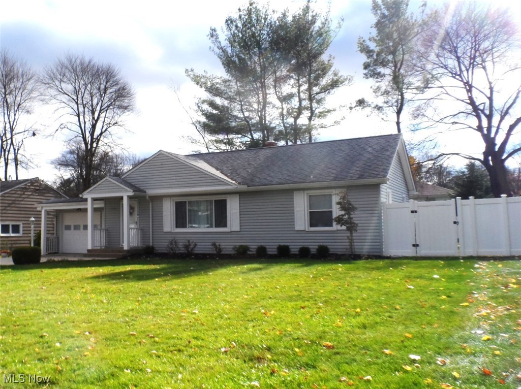 2542 Carson Road Fairlawn, OH 44333 - Photo 23 of 28 View of front of property with a front lawn