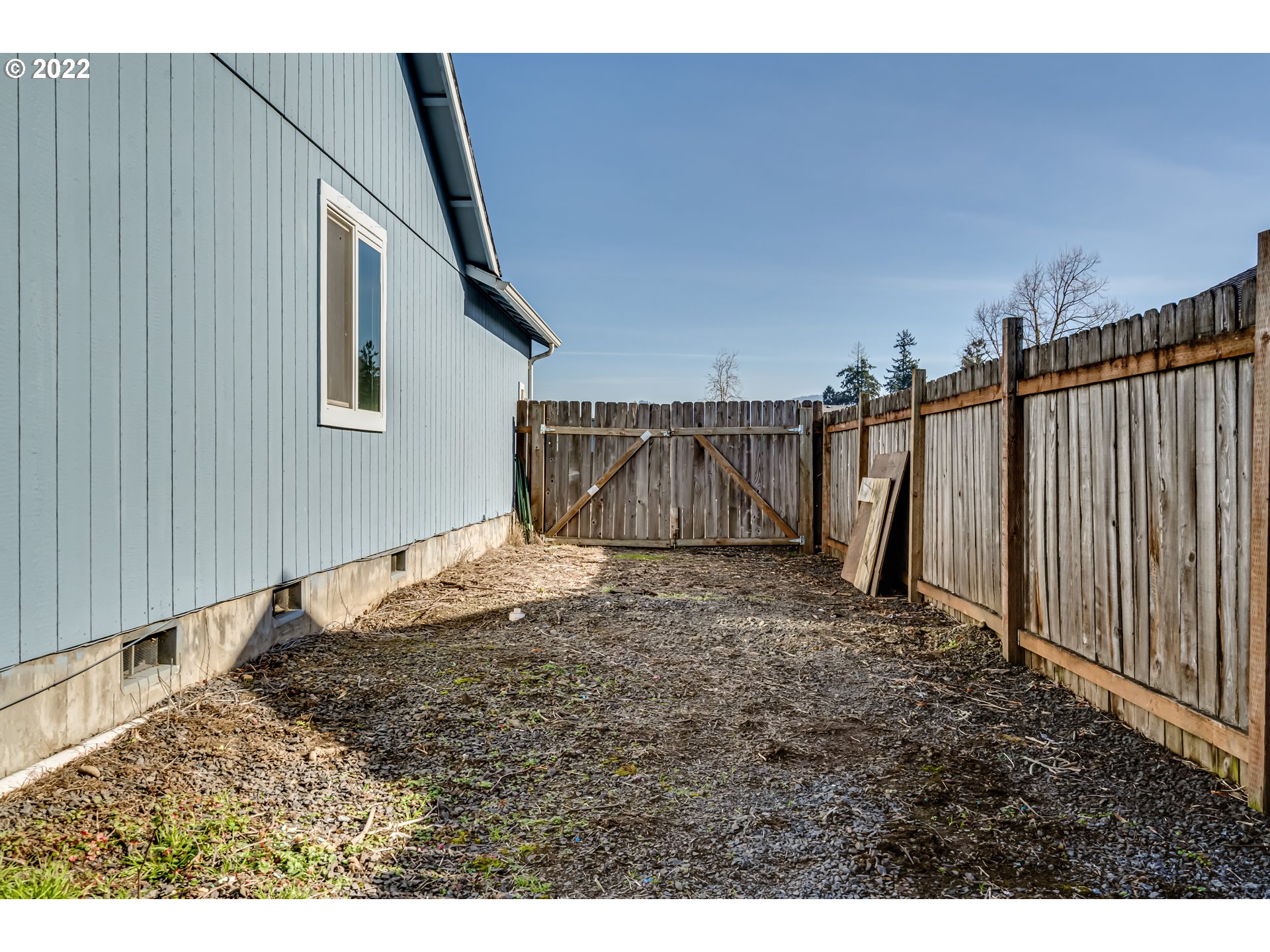 806 Hazelnut Lane Springfield, OR 97478 - Photo 27 of 28 a view of a backyard