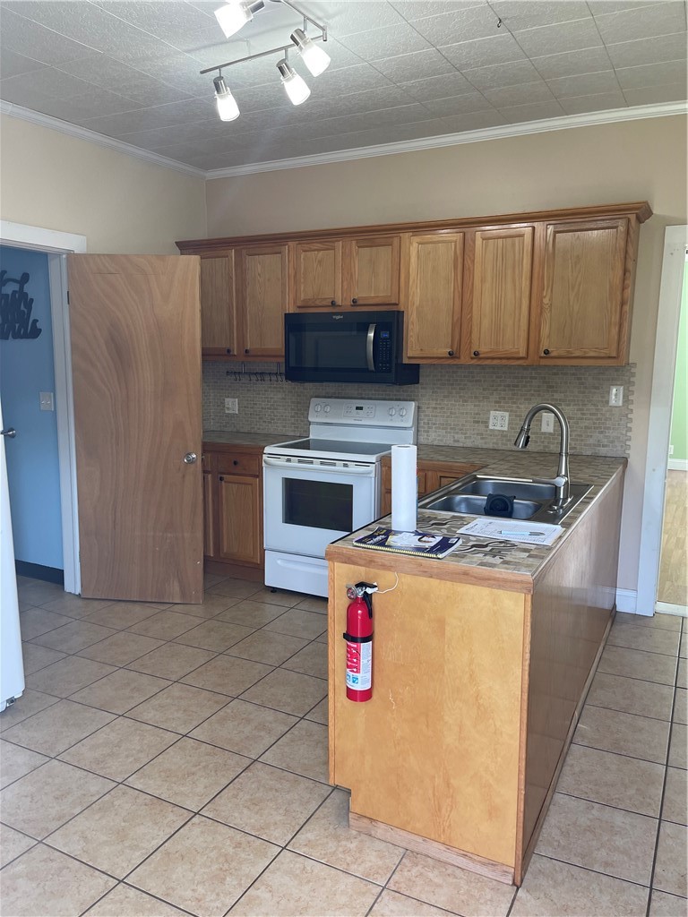 313 Roe Avenue Elmira, NY 14901 - Photo 13 of 22