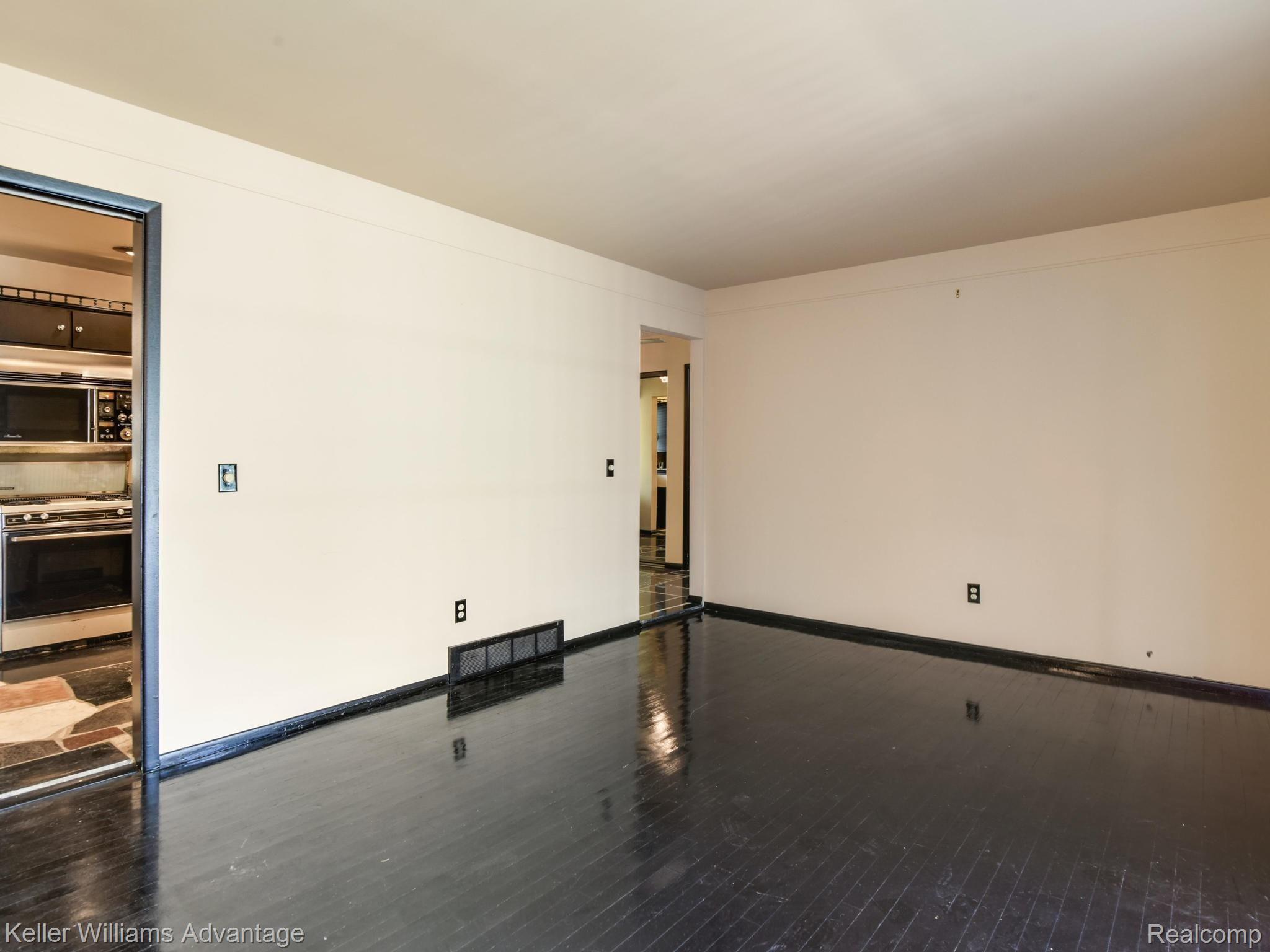 3671 Fox Street Inkster, MI 48141 - Photo 15 of 29 Dining Room