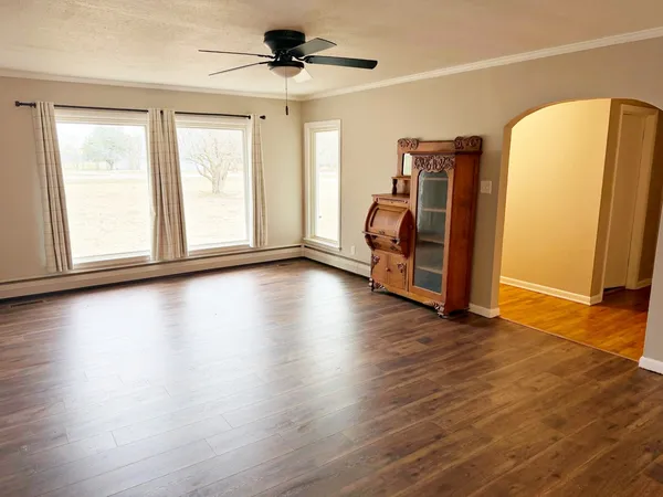 $239,900 | 6062 South US 45 Road, Metropolis, IL 62960