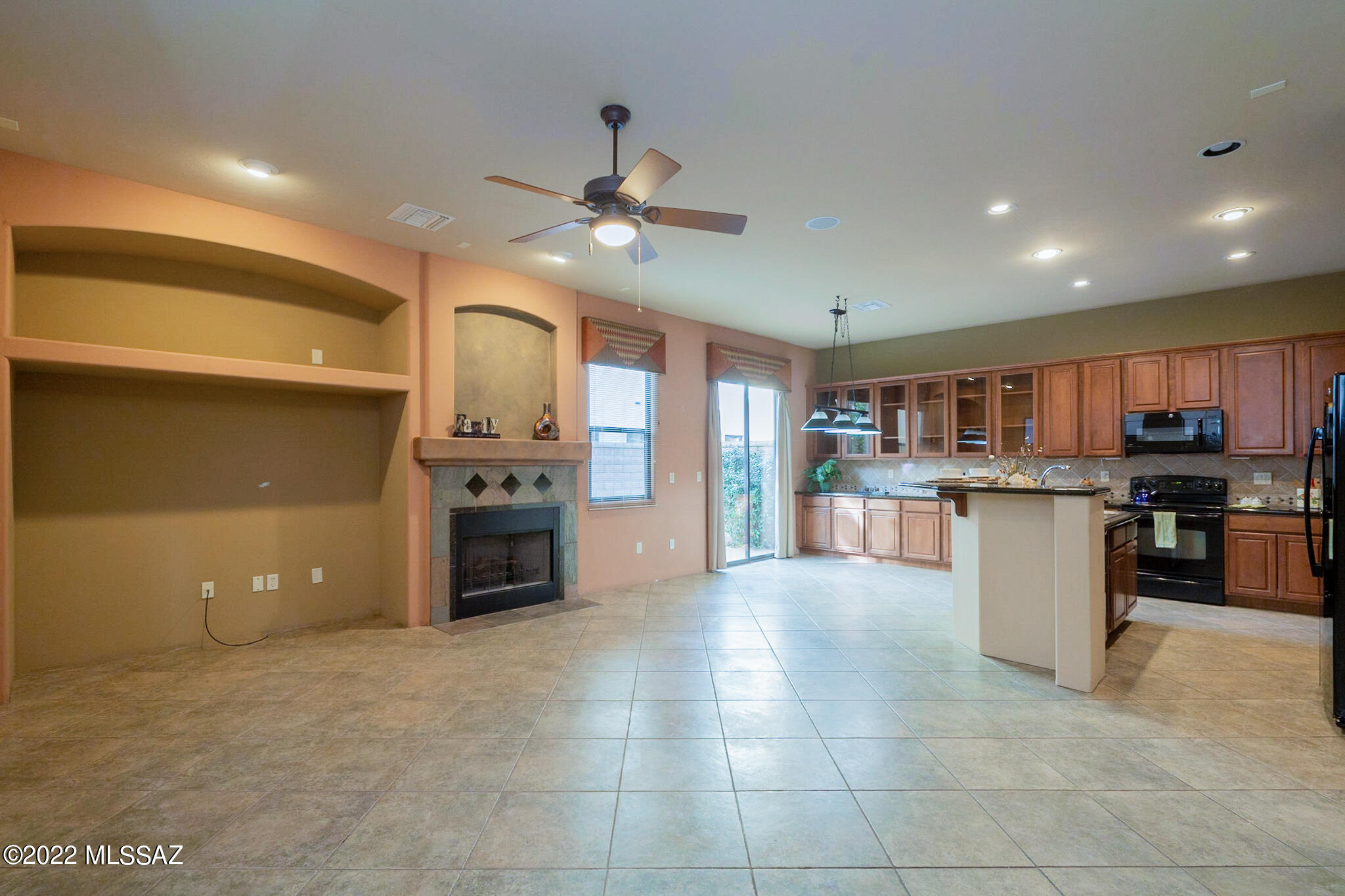 175 East Castlefield Circle Tucson, AZ 85704 - Photo 6 of 48