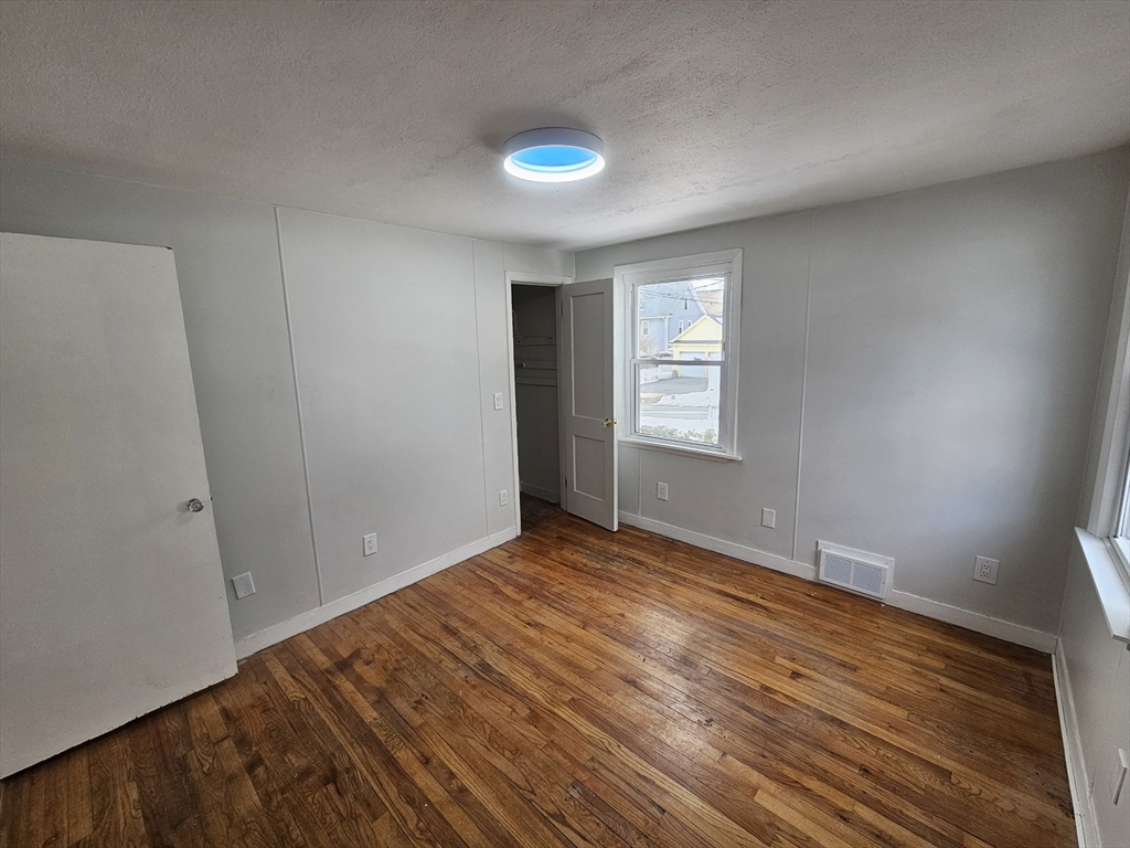 113 Lexington Street Springfield, MA 01107 - Photo 6 of 17