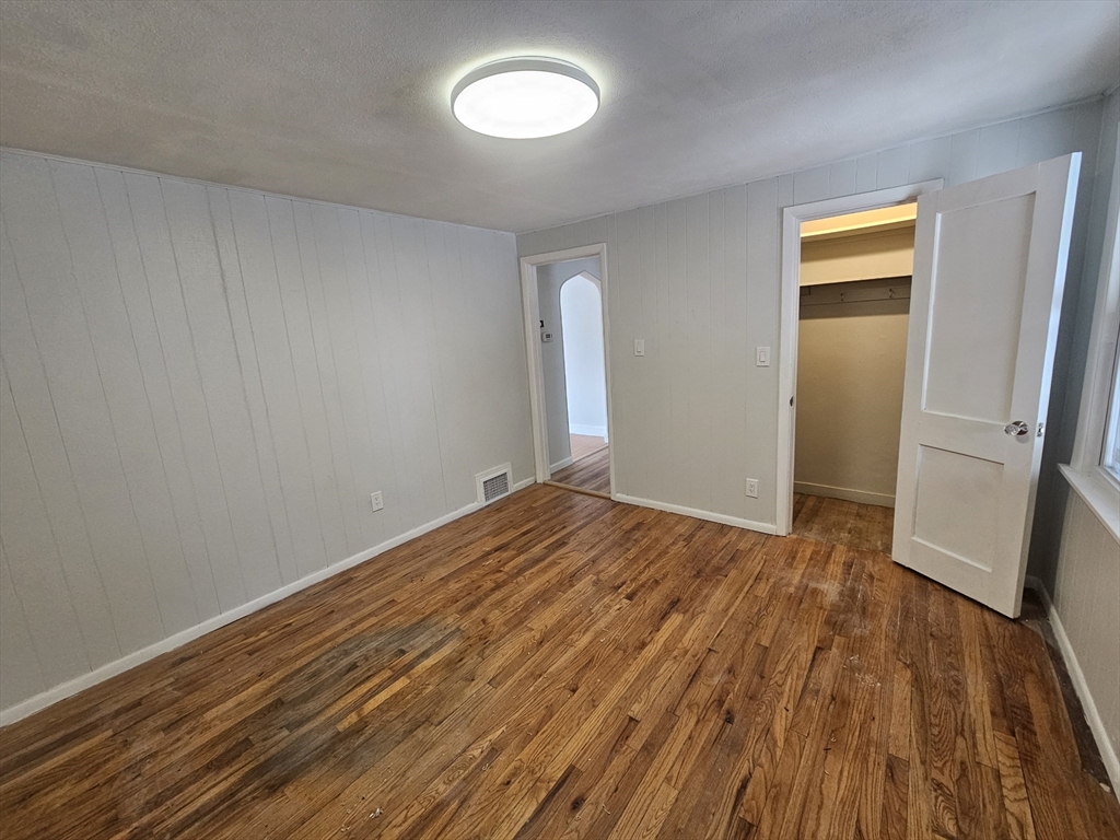 113 Lexington Street Springfield, MA 01107 - Photo 8 of 17