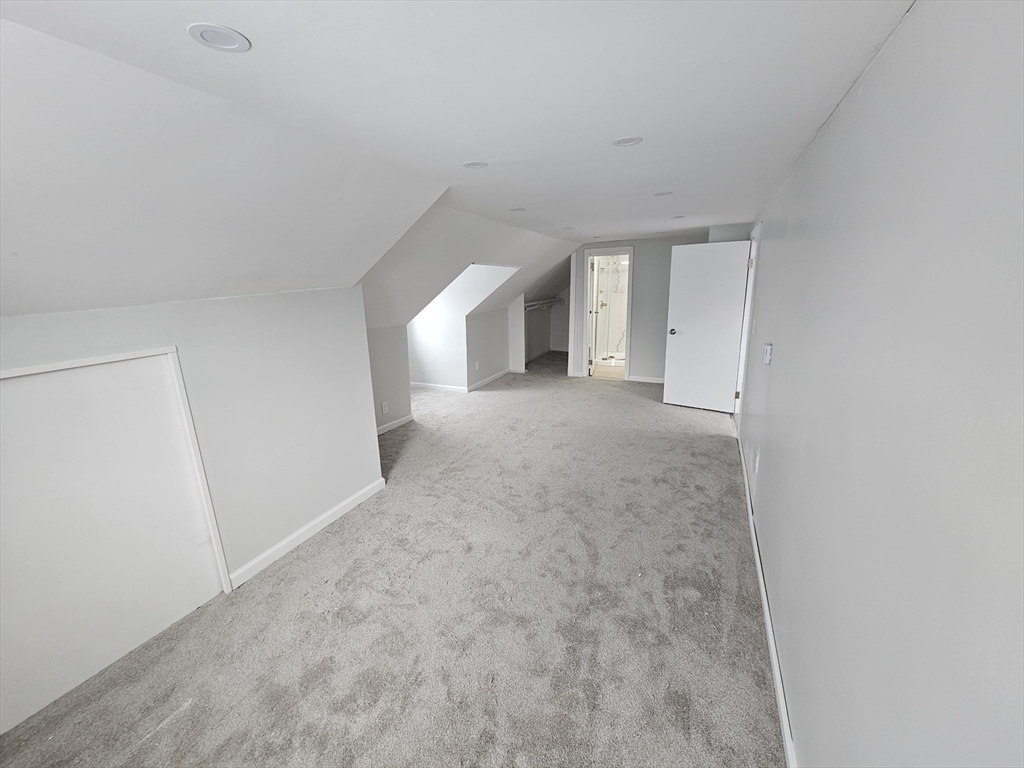 113 Lexington Street Springfield, MA 01107 - Photo 9 of 17